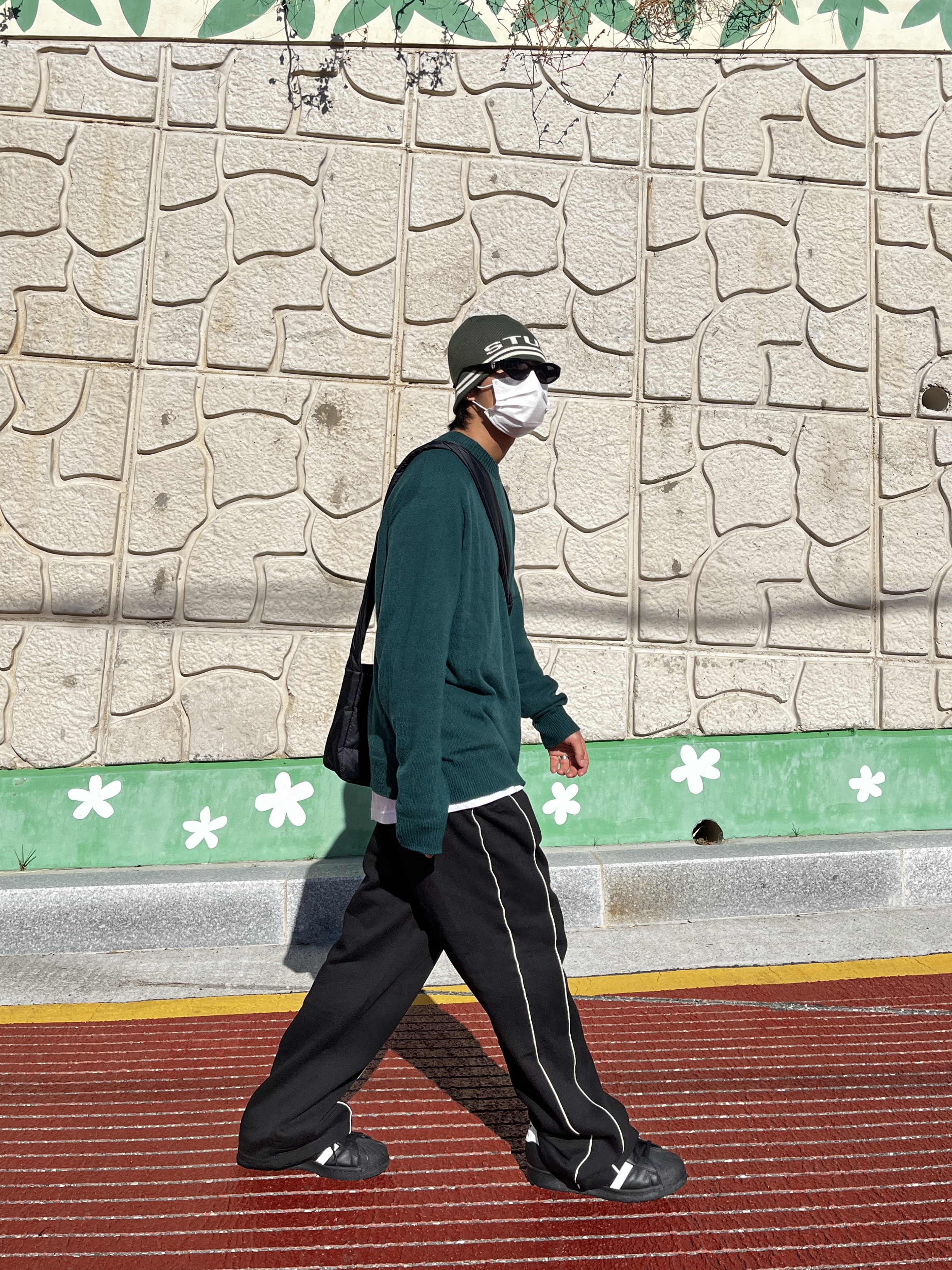 Stussy Jacquard Stripe Skullcap Beanie Dark Green 착용 스타일 - 2