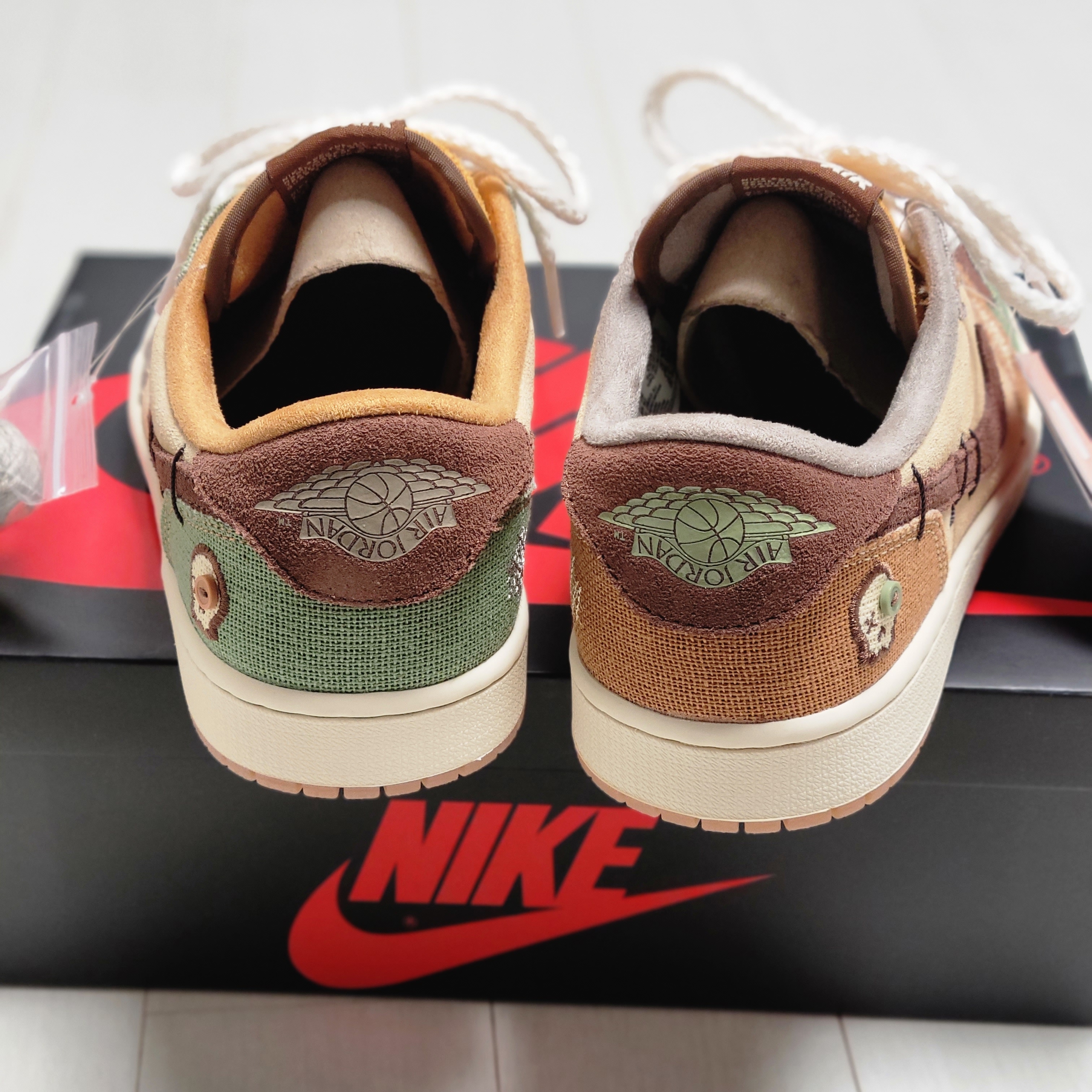 Jordan 1 x Zion Williamson Retro Low OG Flax and Oil Green 착용 스타일 - 3