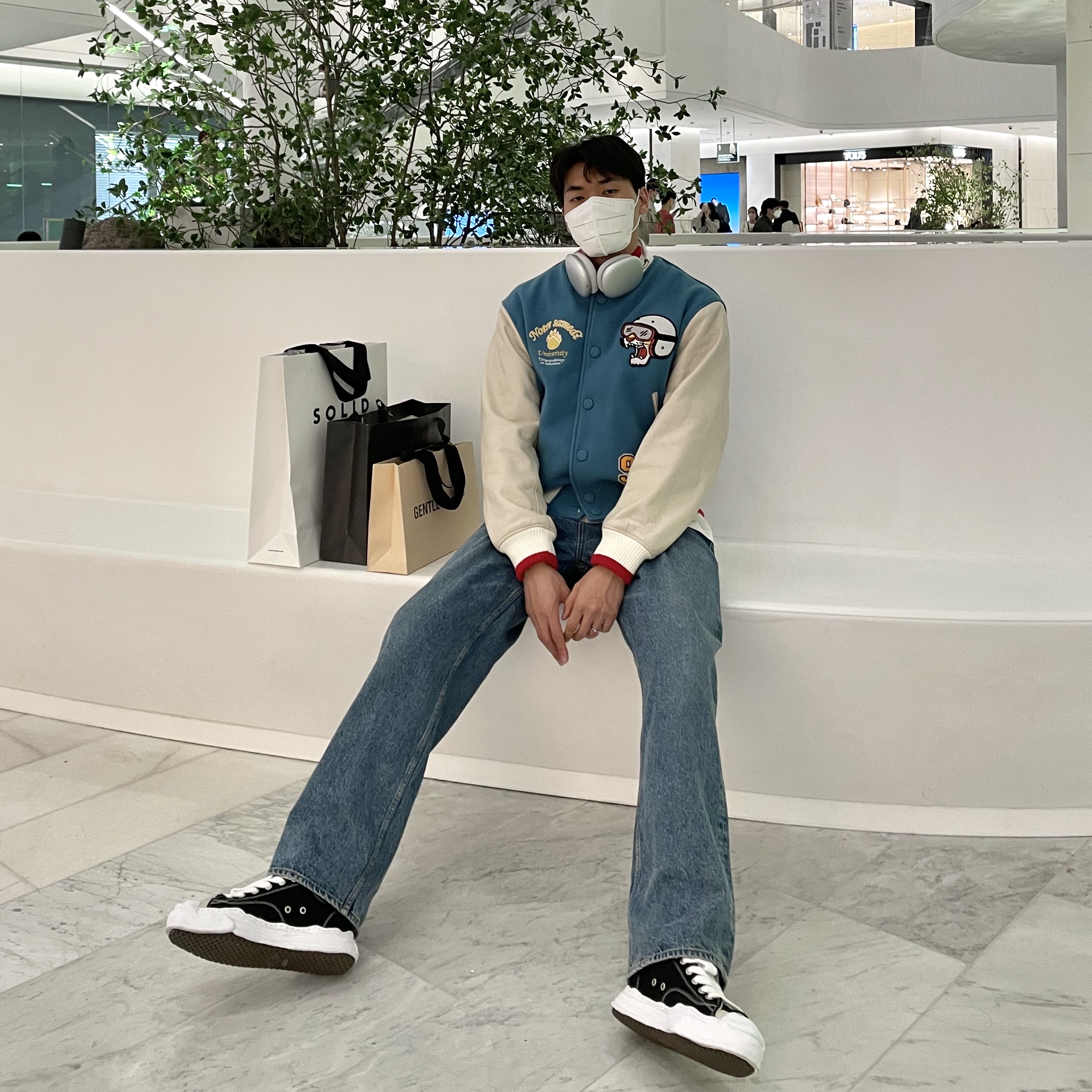 Maison Mihara Yasuhiro Hank OG Sole Canvas Low-top Sneakers Black, Apple AirPods Max Lightning Silver (Korean Ver.) 착용 스타일