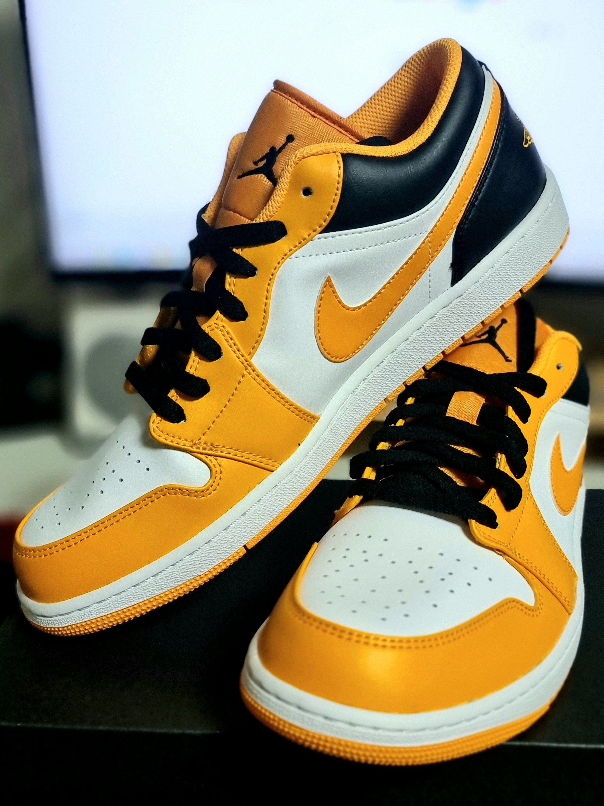 Jordan 1 Low Taxi 착용 스타일