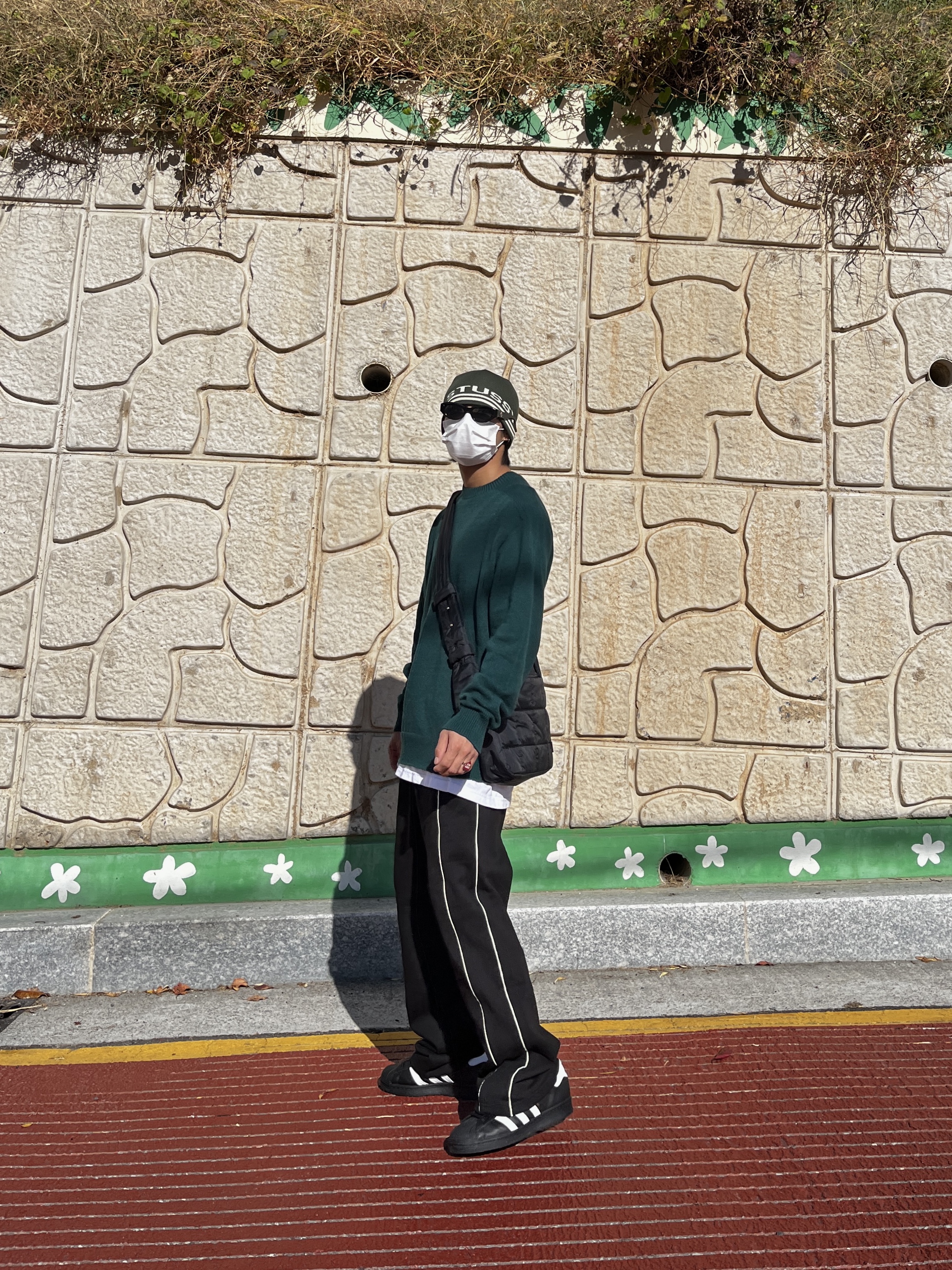 Stussy Jacquard Stripe Skullcap Beanie Dark Green 착용 스타일 - 1