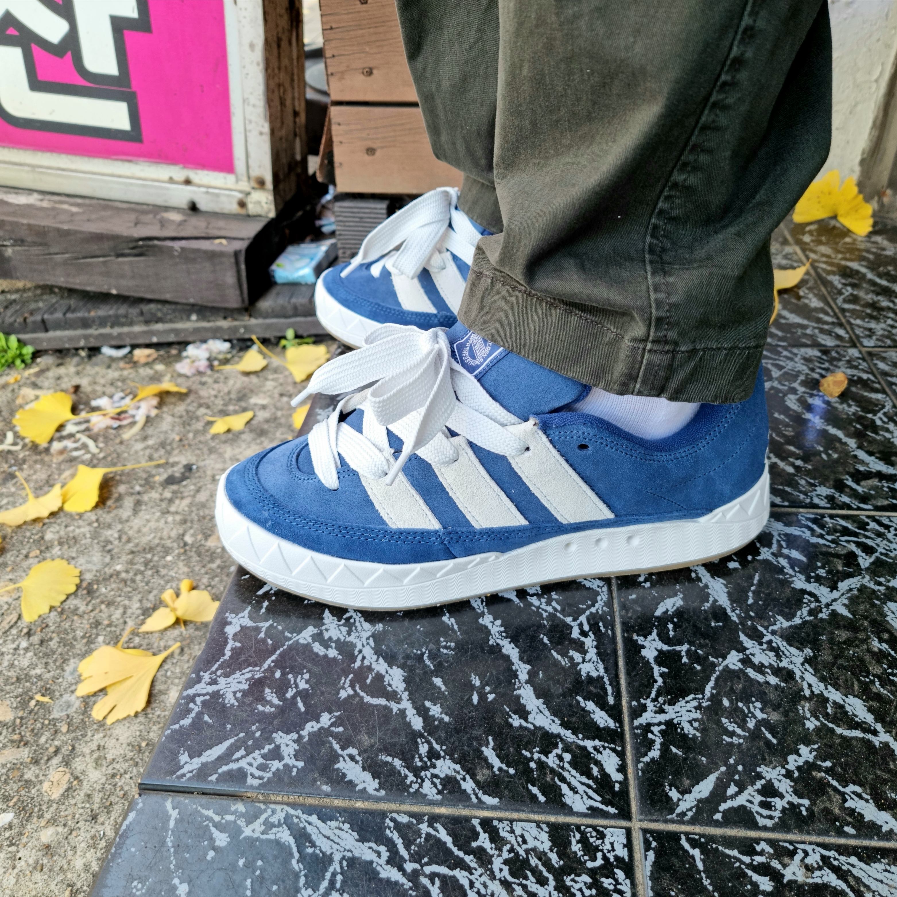 Adidas Adimatic Night Marin 착용 스타일