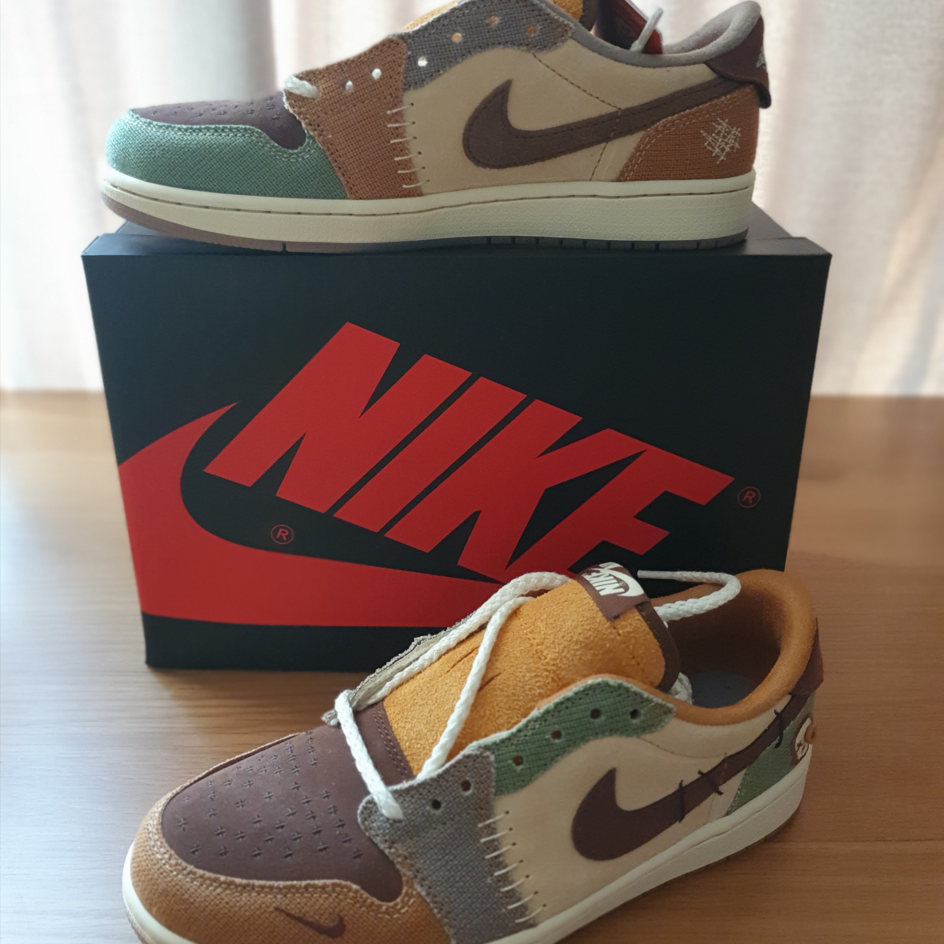 Jordan 1 x Zion Williamson Retro Low OG Flax and Oil Green 착용 스타일 - 3