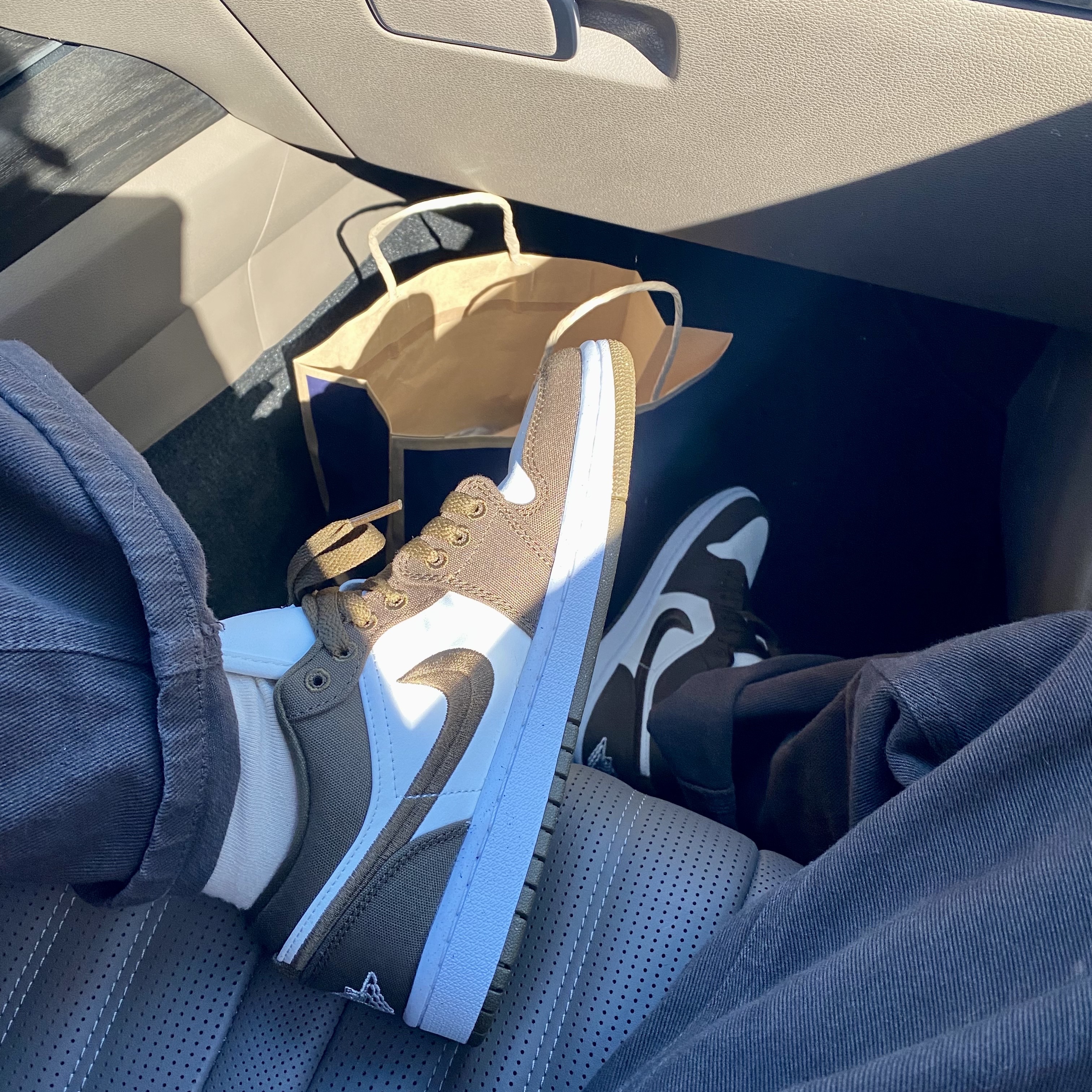 (W) Jordan 1 Low SE Light Olive 착용 스타일 - 2