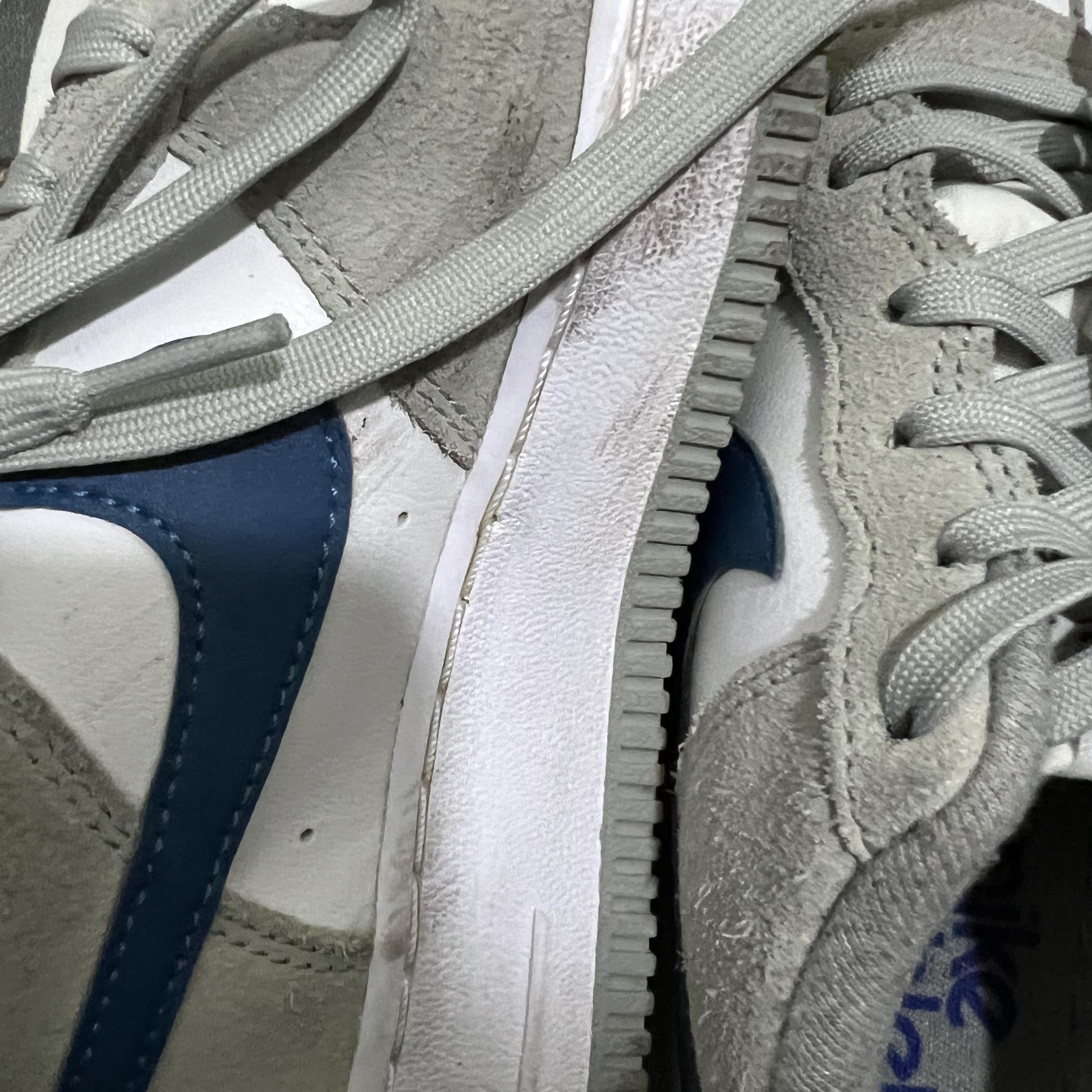 Nike Air Force 1 '07 LV8 Athletic Club Light Smoke Grey Marina 착용 스타일