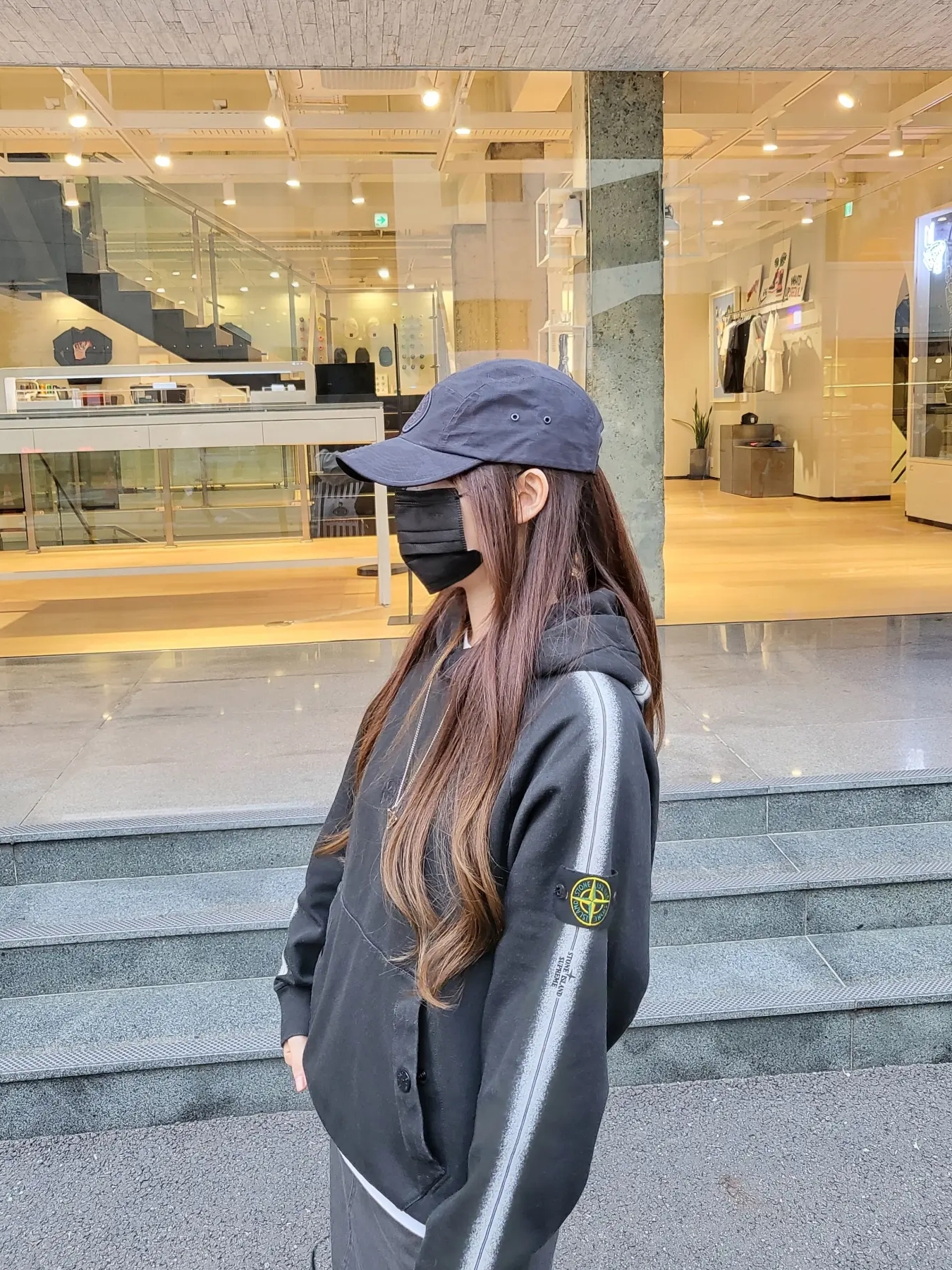 Supreme x Stone Island Reactive Ice Camo Ripstop Camp Cap Black - 22SS, Supreme x Stone Island Stripe Hooded Sweatshirt Black - 22SS 착용 스타일 - 2