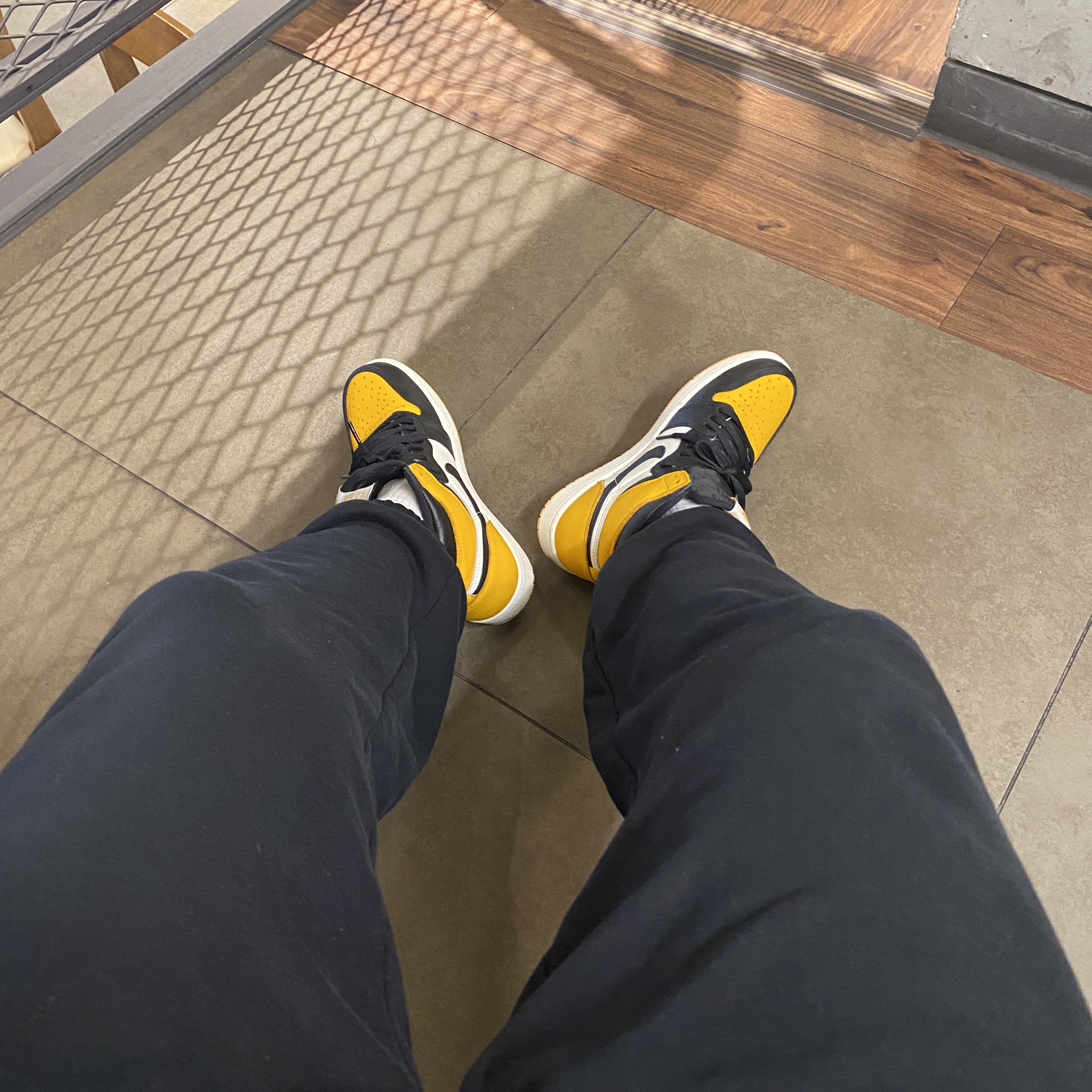 Jordan 1 Retro High OG Taxi 착용 스타일