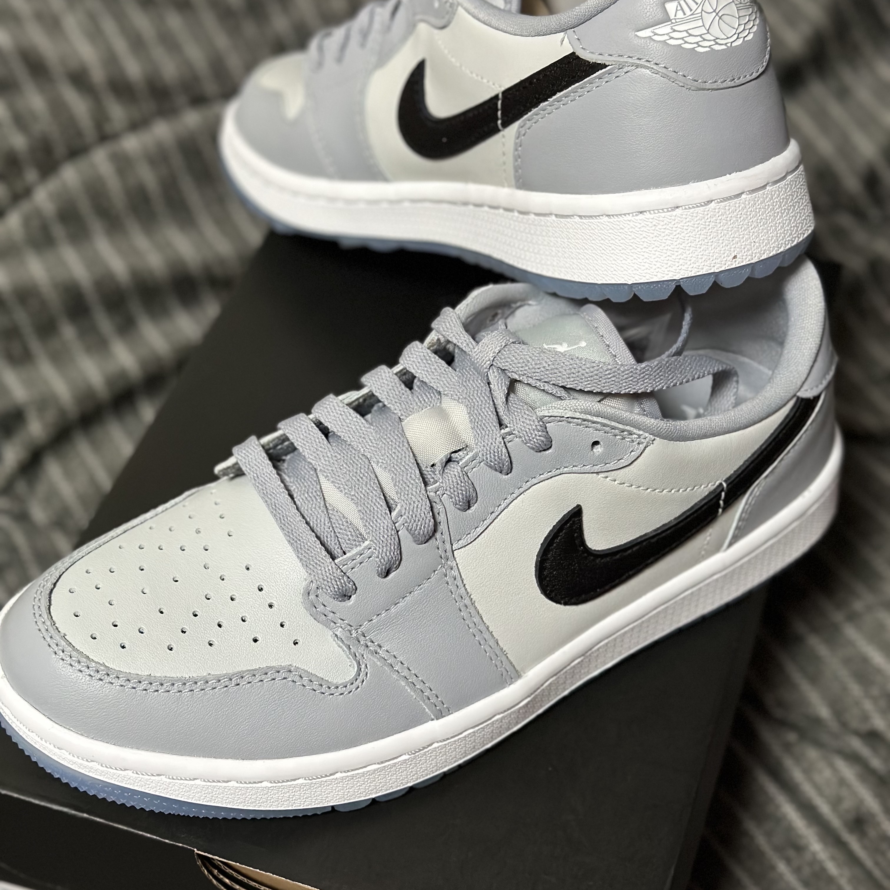 Jordan 1 Low Golf Wolf Grey 착용 스타일 - 2