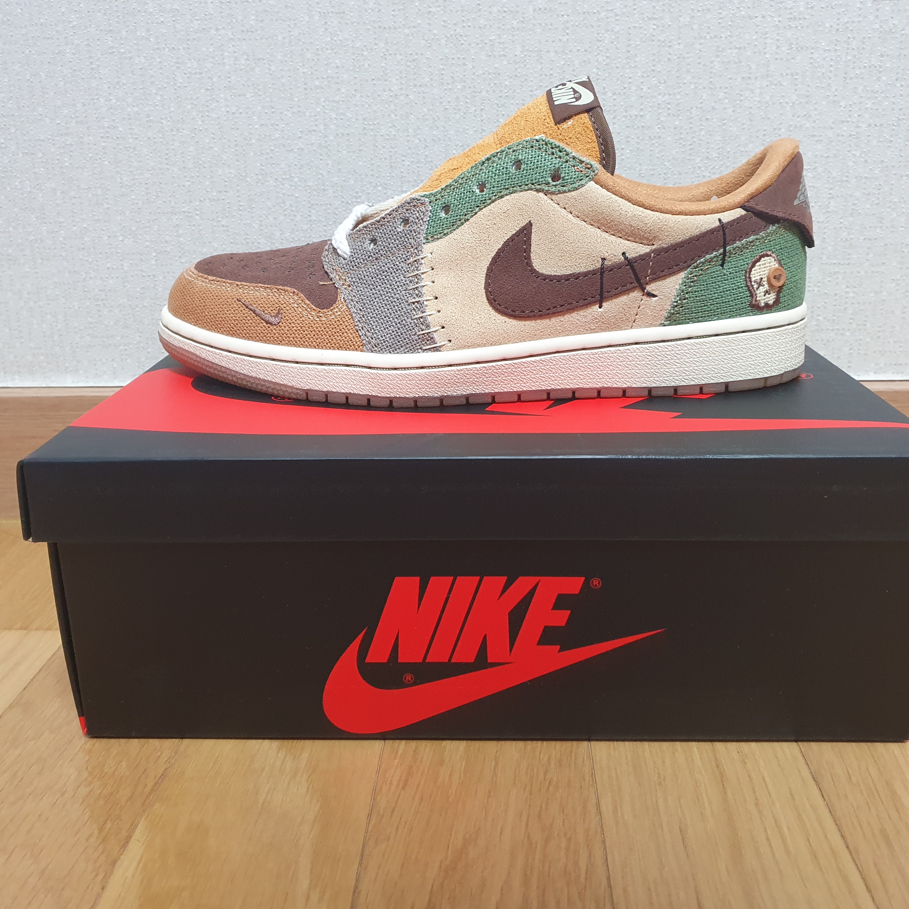 Jordan 1 x Zion Williamson Retro Low OG Flax and Oil Green 착용 스타일 - 2