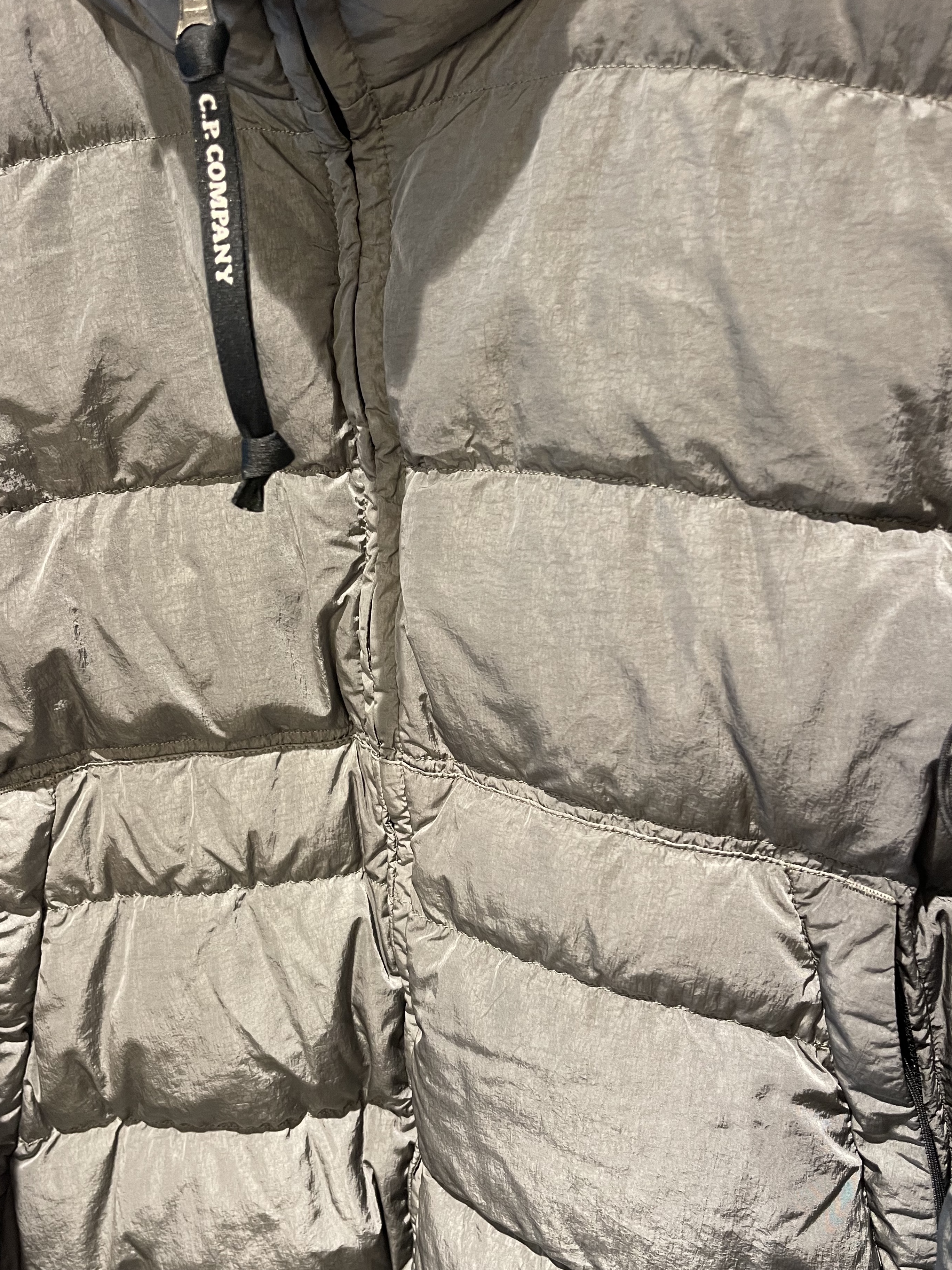 C.P. Company Eco-Chrome R Hooded Down Goggle Jacket Thyme Green - 22FW, C.P. Company Eco-Chrome R Down Jacket Thyme Green - 22FW 착용 스타일 - 4