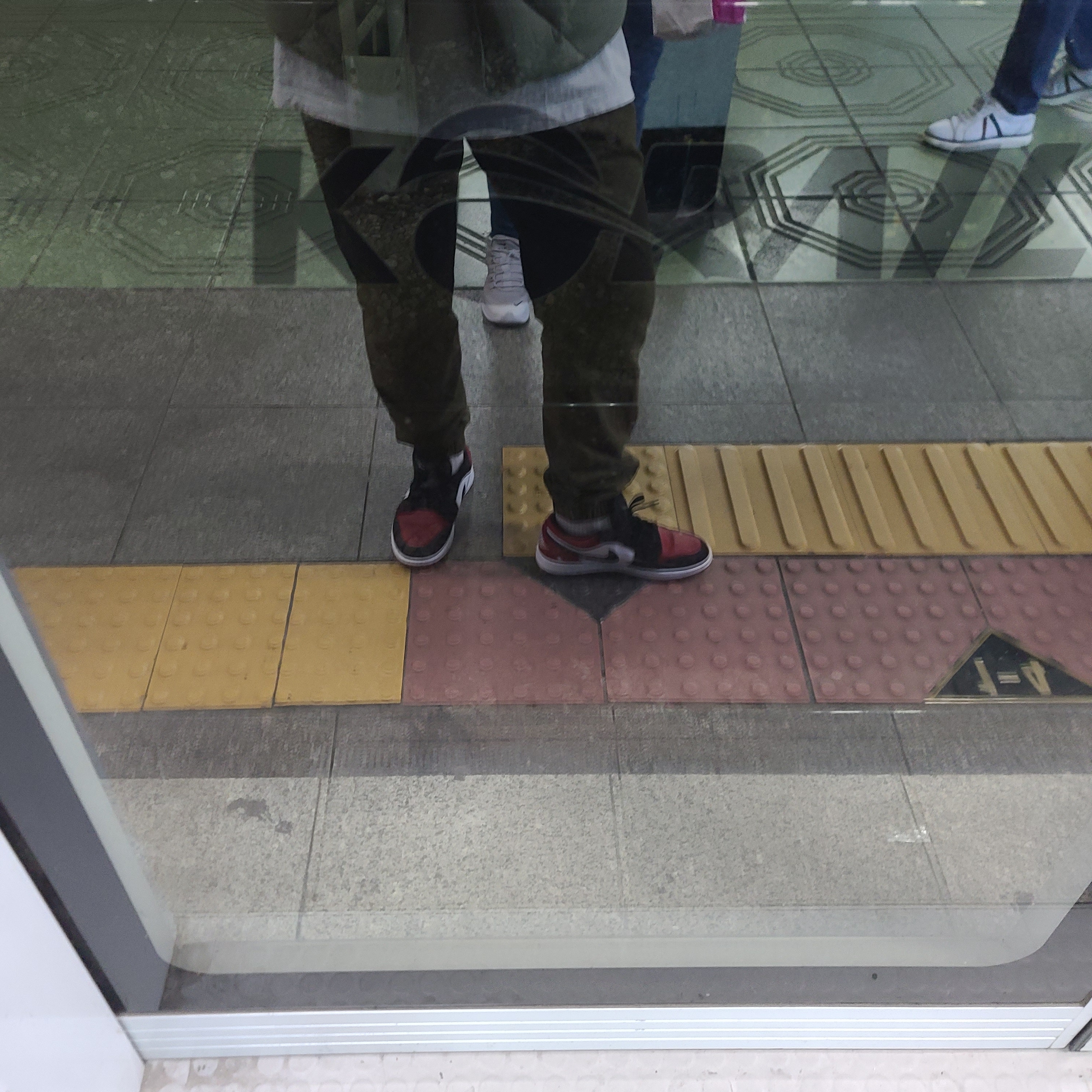 Jordan 1 Low Bred Toe 착용 스타일