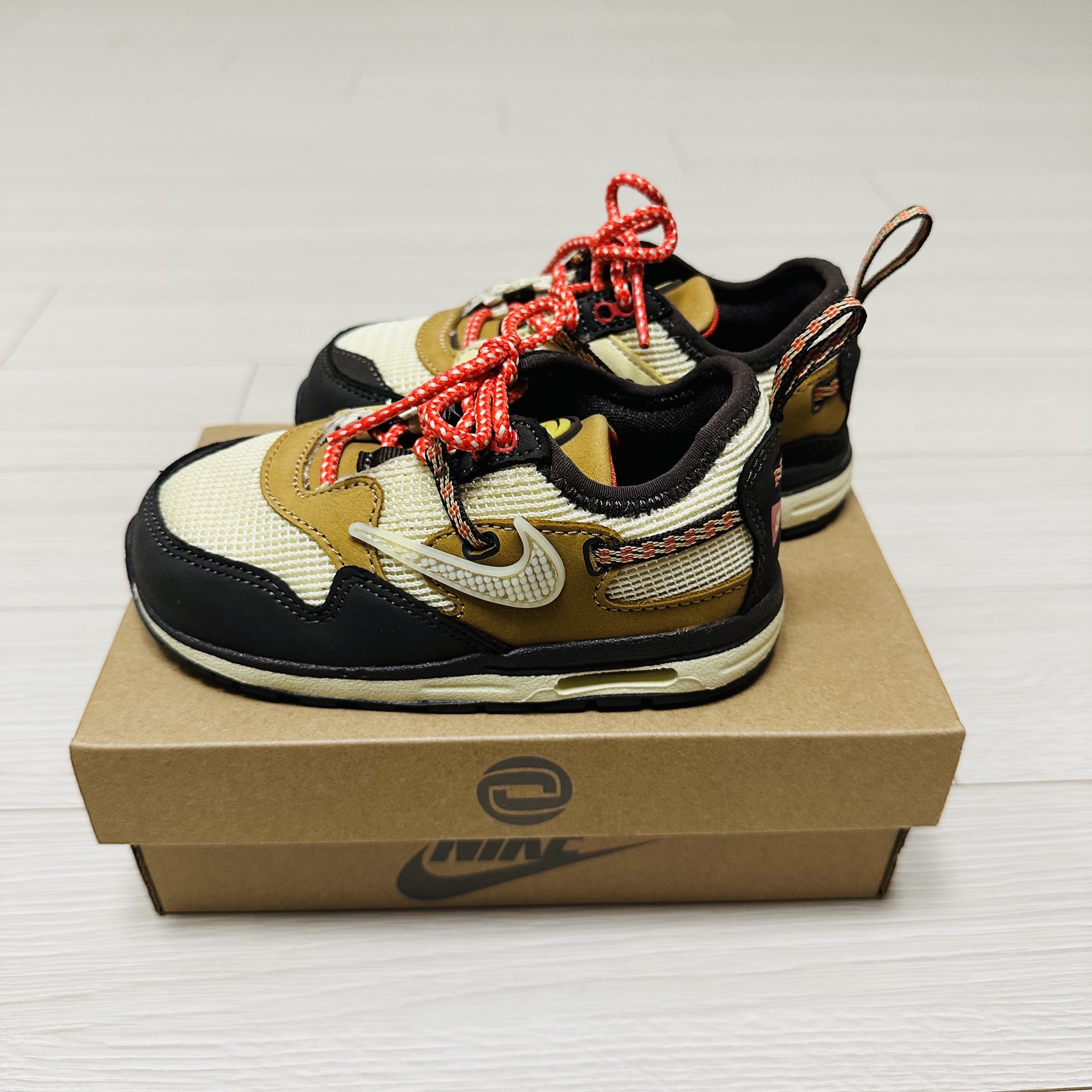 (TD) Nike x Travis Scott Air Max 1 Cact.us Brown 착용 스타일 - 2