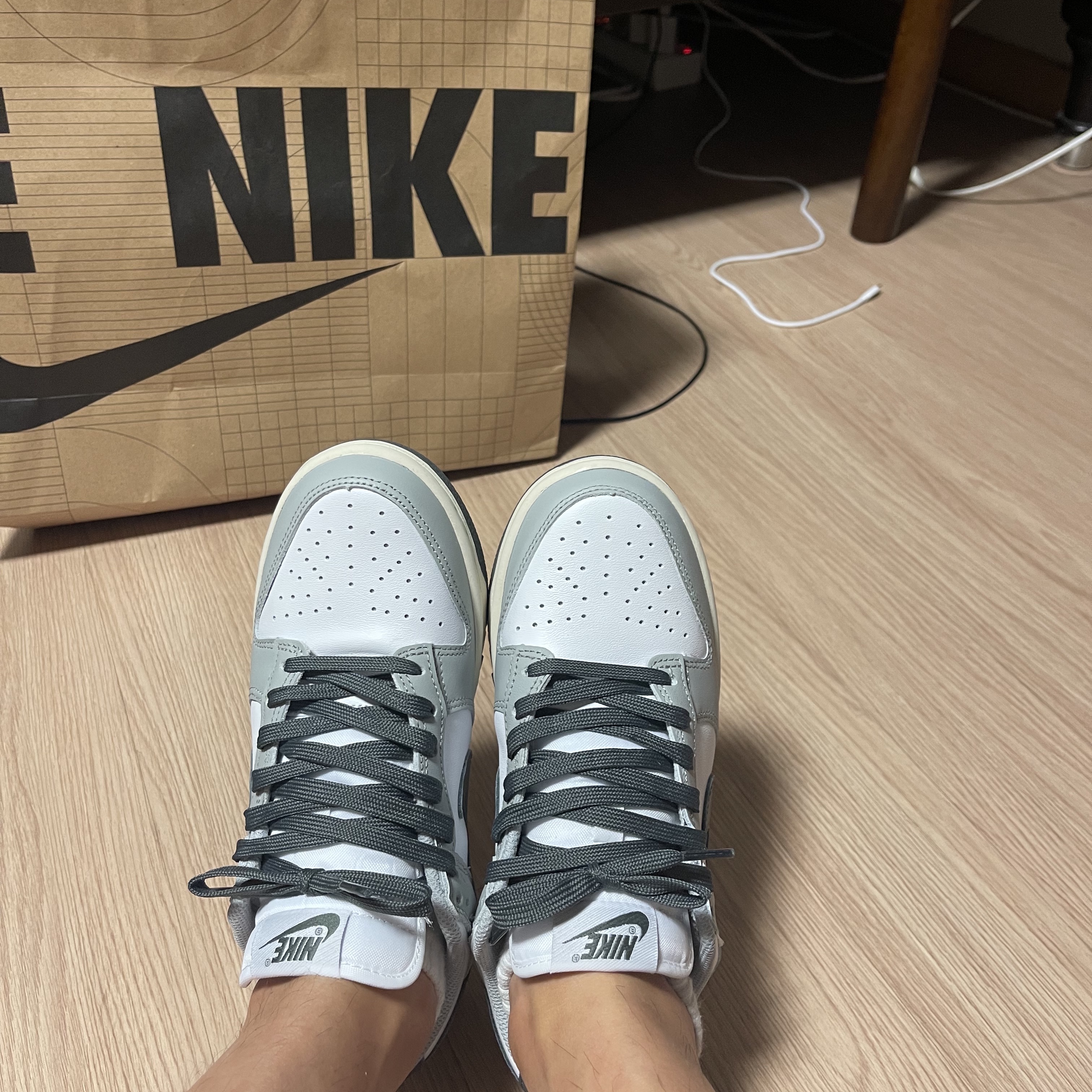 (W) Nike Dunk Low Light Smoke Grey 착용 스타일 - 3