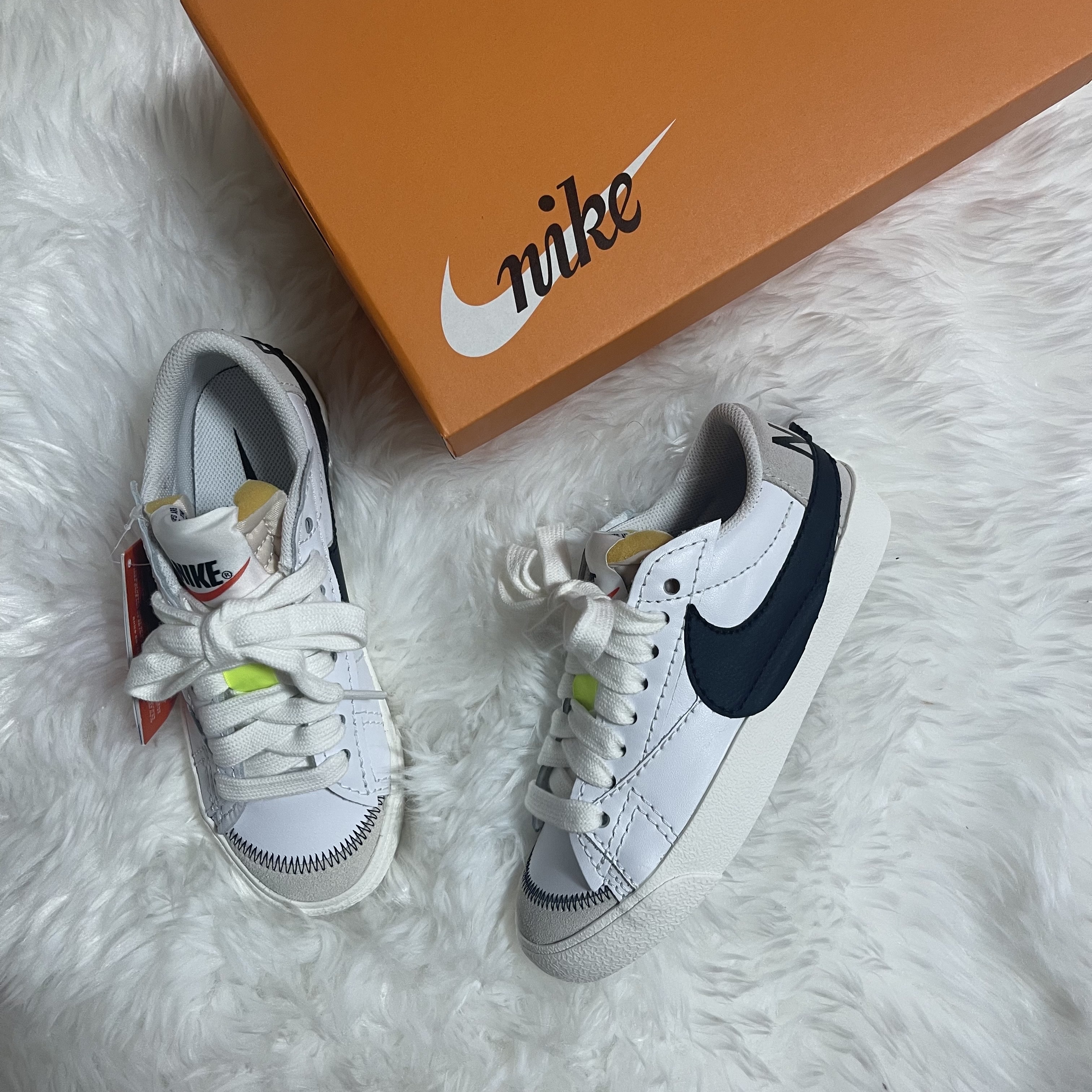 (W) Nike Blazer Low '77 Jumbo White Black Sail 착용 스타일