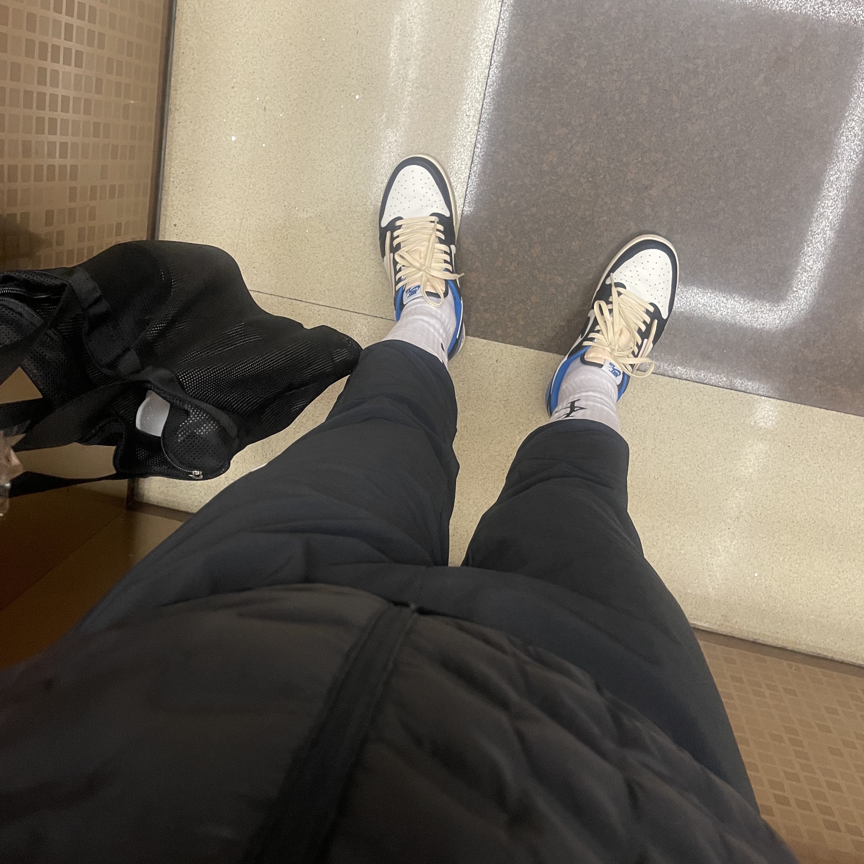 Jordan 1 x Travis Scott x Fragment Retro Low OG SP Military Blue 착용 스타일