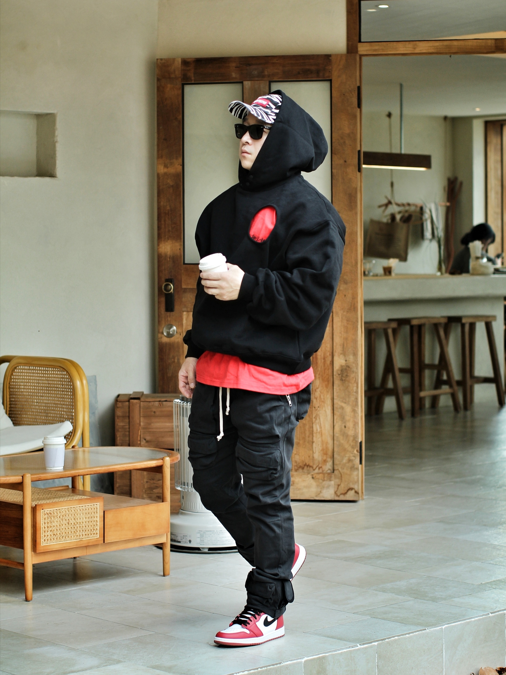 Supreme Washed Chino Twill Camp Cap Zebra - 22FW, Stussy Modern Age T-Shirt Red 착용 스타일 - 2