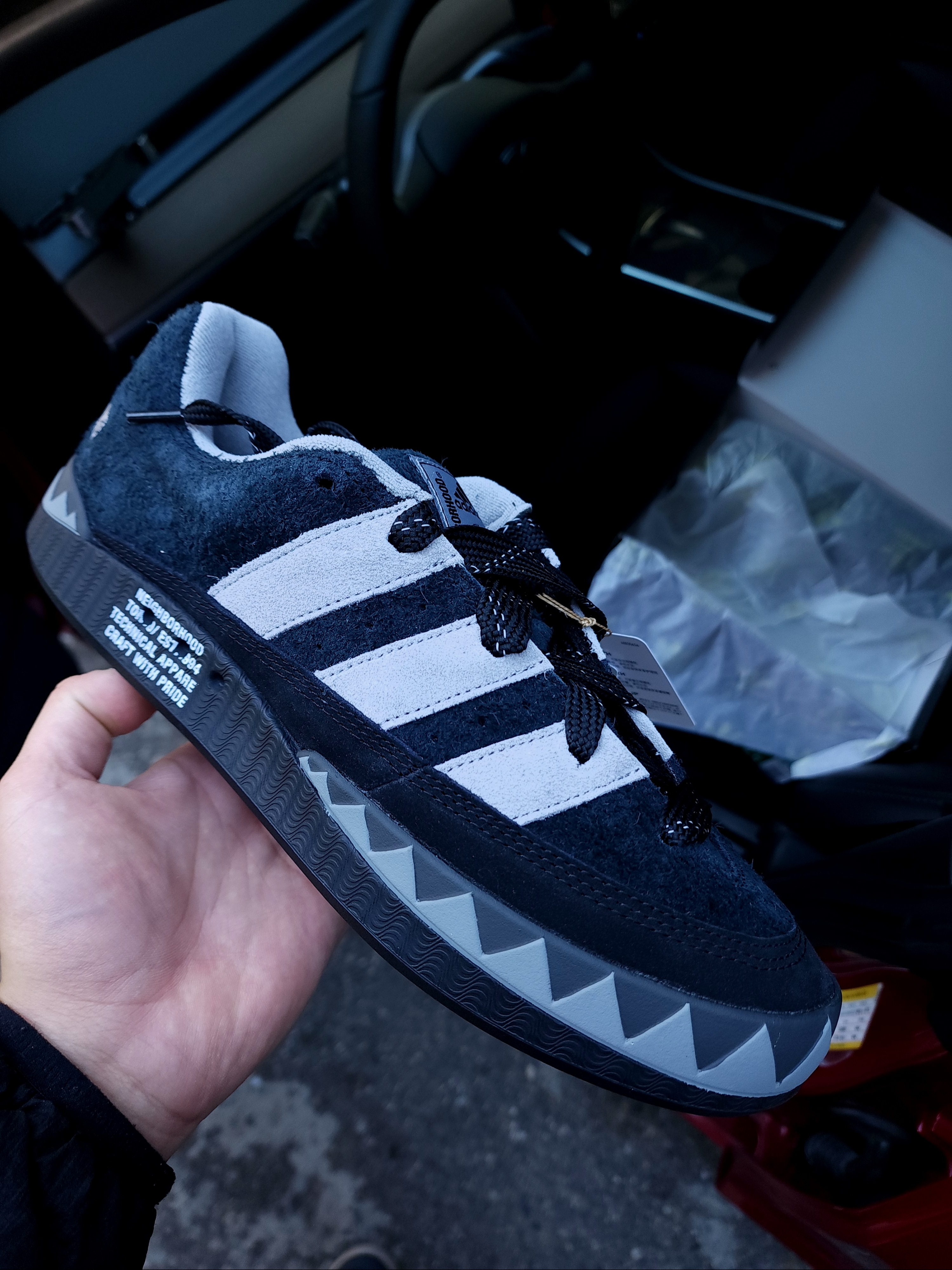 Adidas x Neighborhood Adimatic Core Black 착용 스타일 - 2