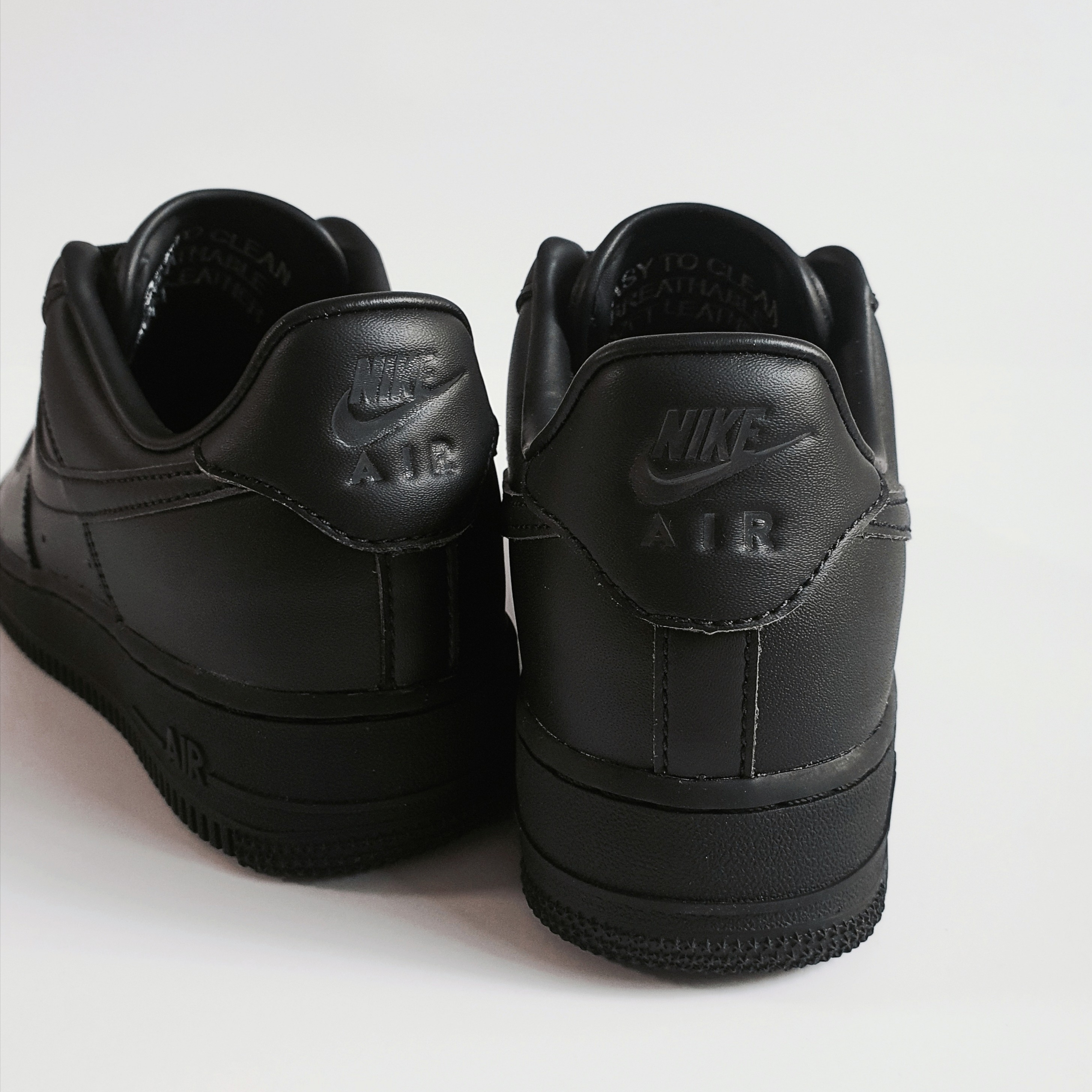 Nike Air Force 1 '07 Fresh Black 착용 스타일 - 2