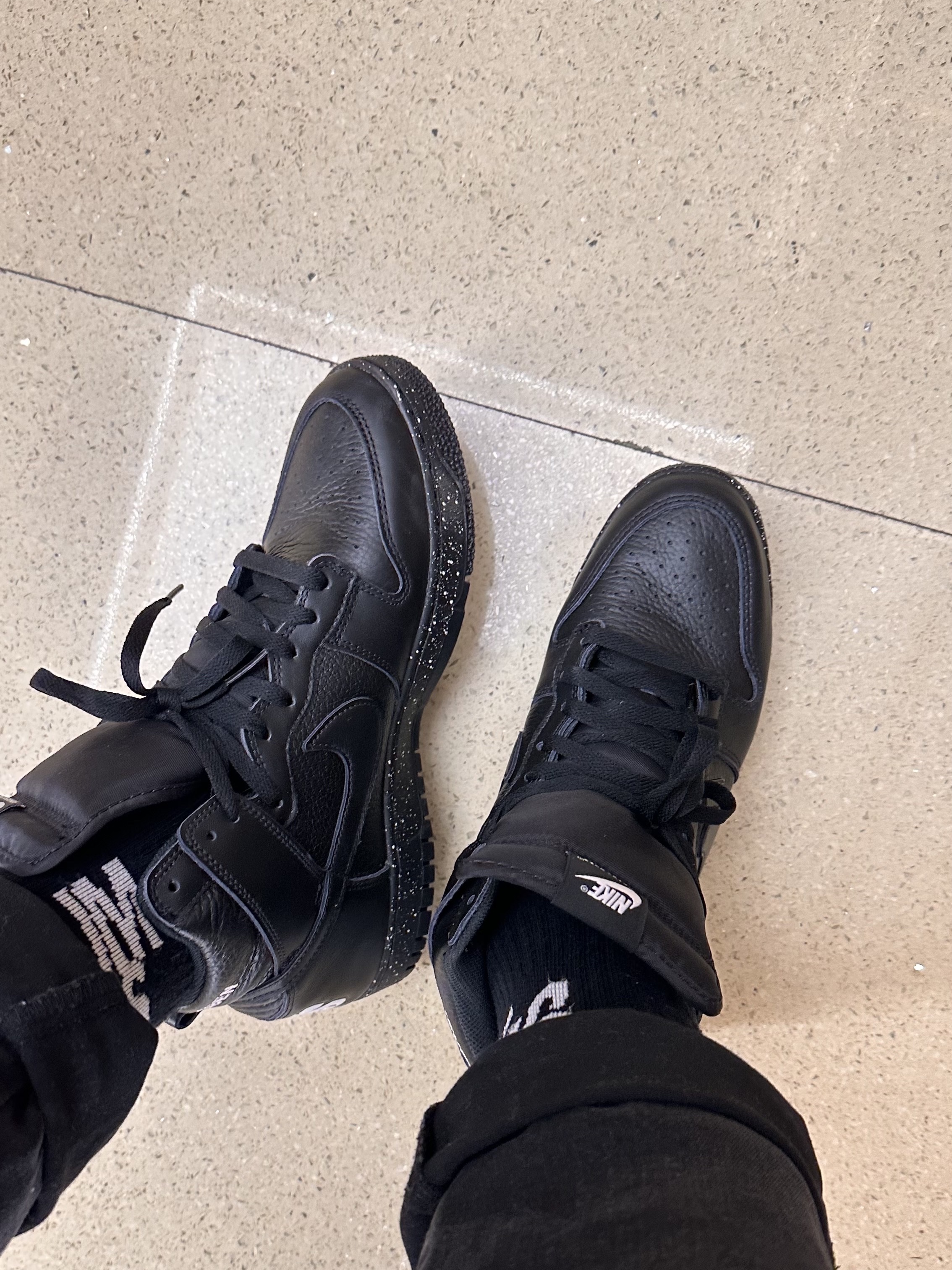 Nike x Undercover Air Force 1 Low SP White, Nike x Undercover Dunk High 1985 Black 착용 스타일 - 2