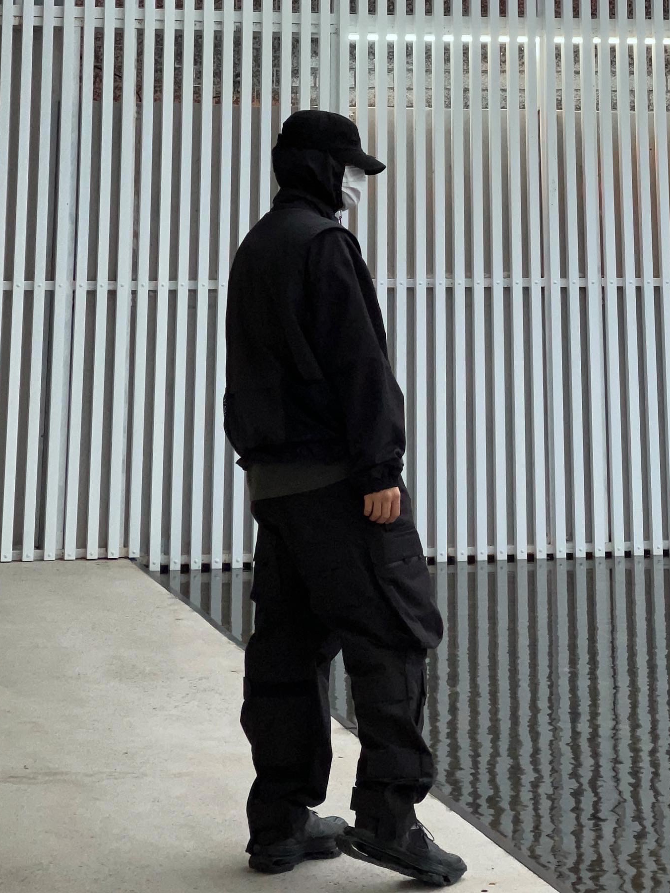 Nike x Matthew M Williams Zoom 004 Triple Black 착용 스타일 - 1
