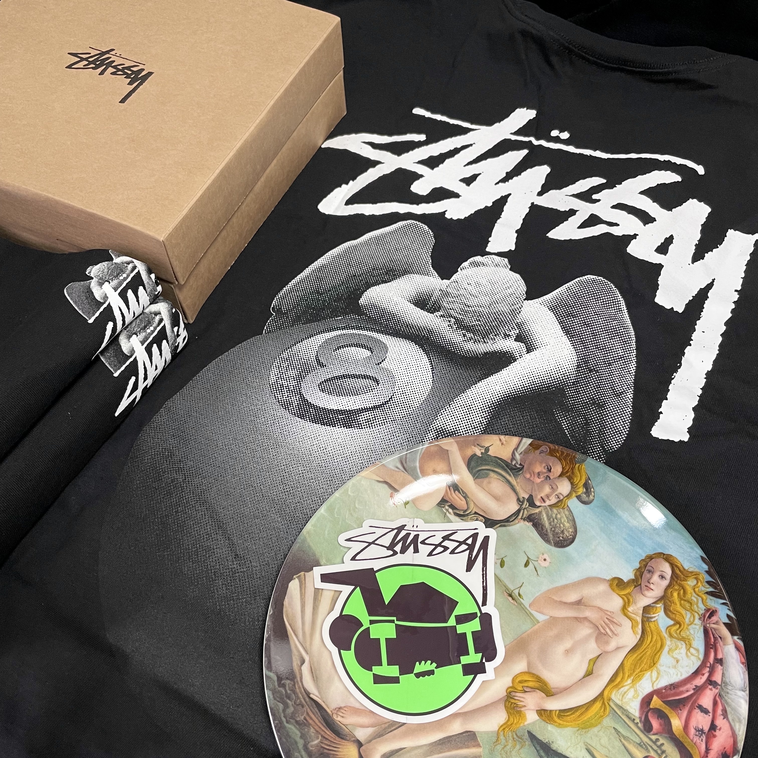 Stussy Angel T-Shirt Black, Stussy Birth of Venus Plate Multi 착용 스타일