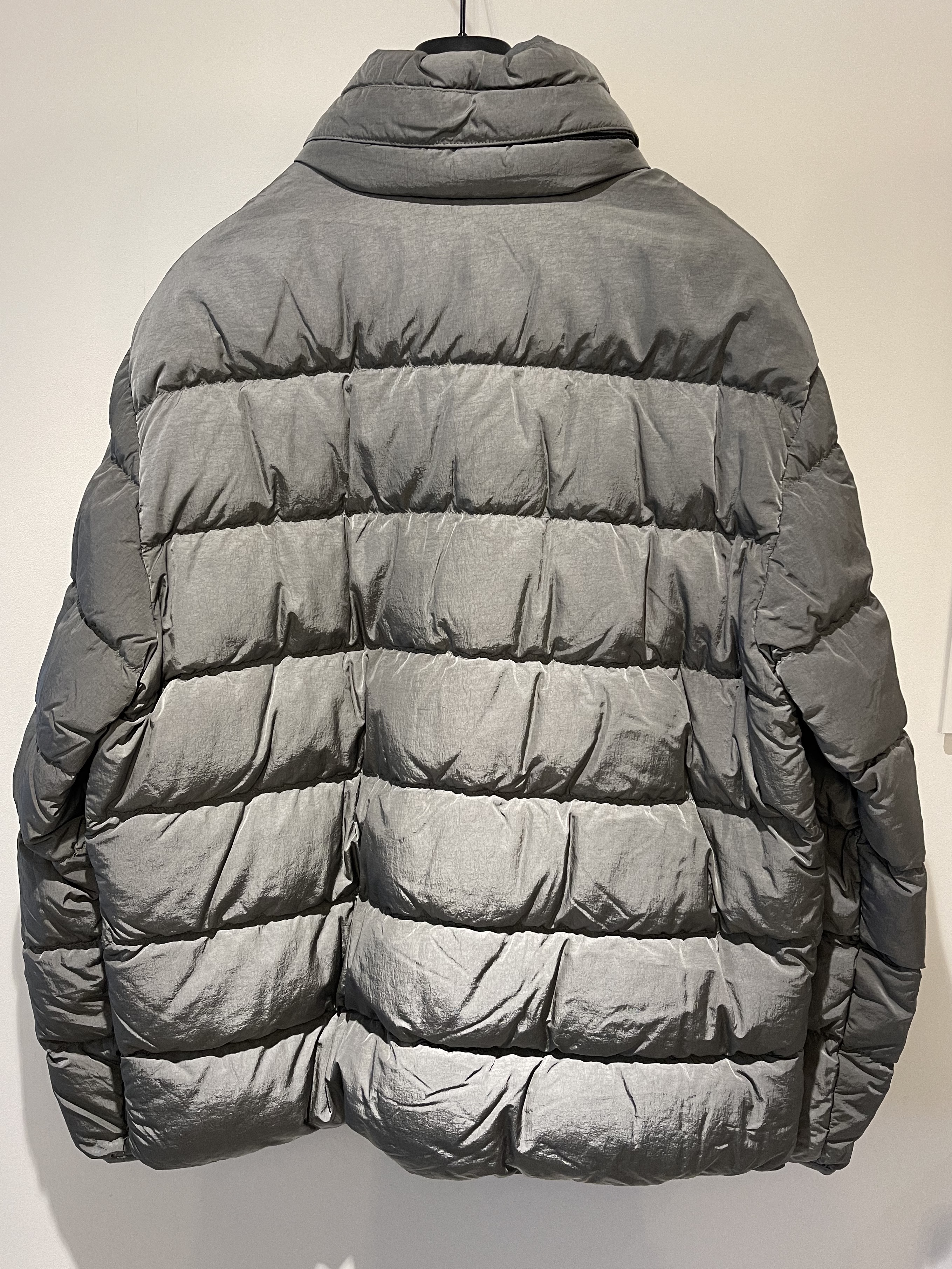 C.P. Company Eco-Chrome R Hooded Down Goggle Jacket Thyme Green - 22FW, C.P. Company Eco-Chrome R Down Jacket Thyme Green - 22FW 착용 스타일 - 2