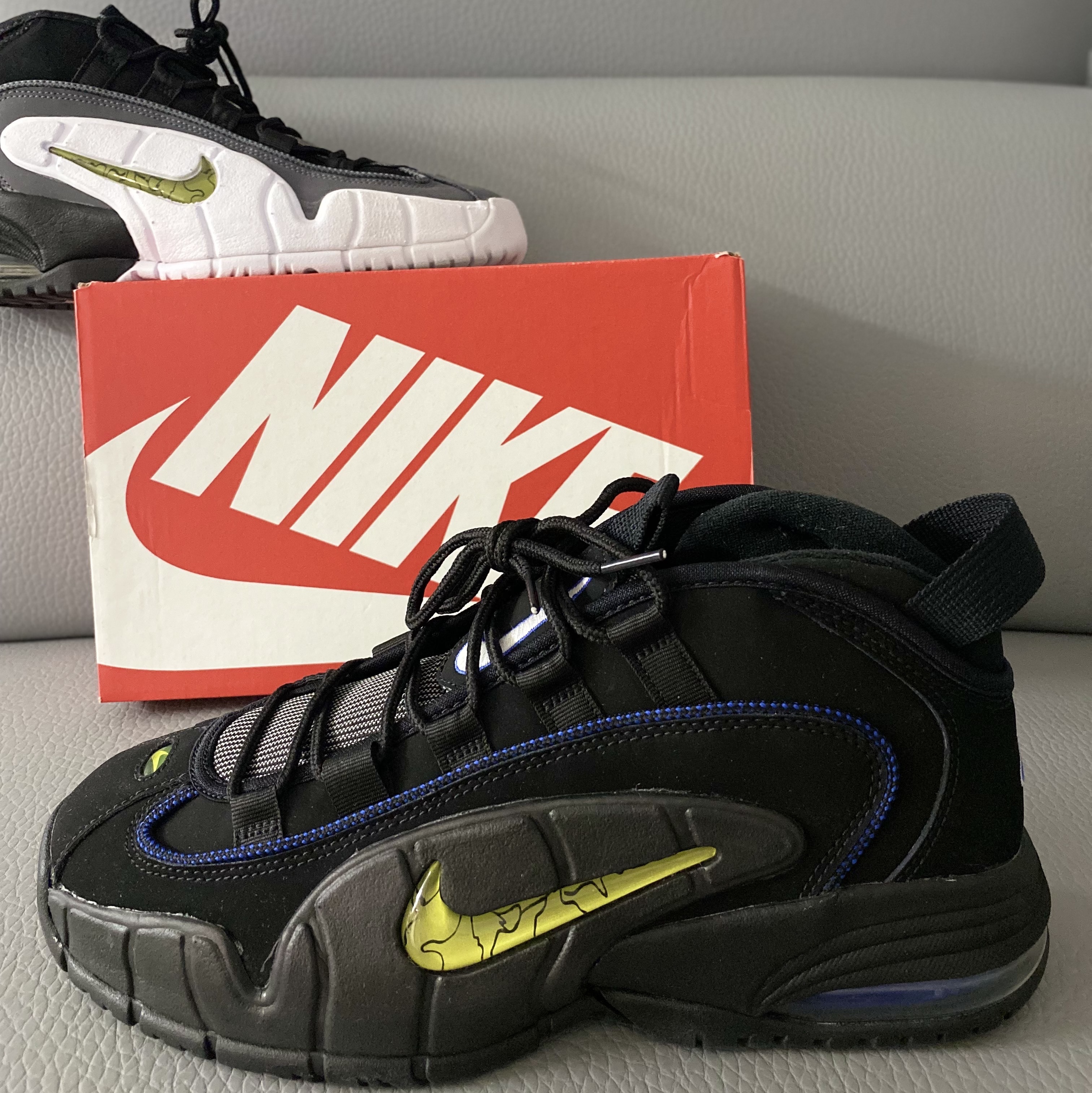 Nike Air Max Penny Black and Metallic Silver 착용 스타일