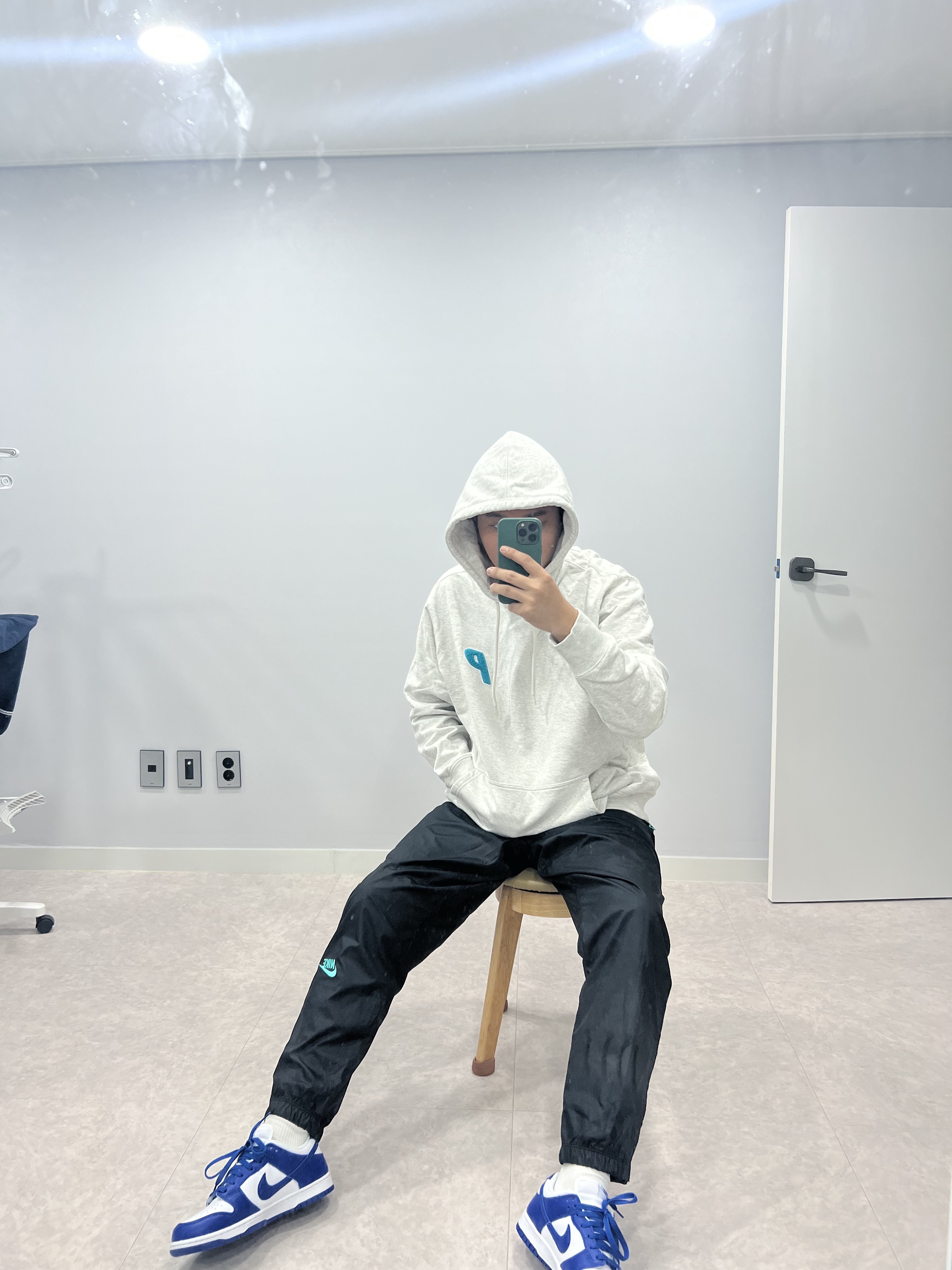 Nike x Atmos NRG Vintage PTHWK Track Pants Black, Palace Tri-Chenille Hood Light Grey Marl - 21FW 착용 스타일