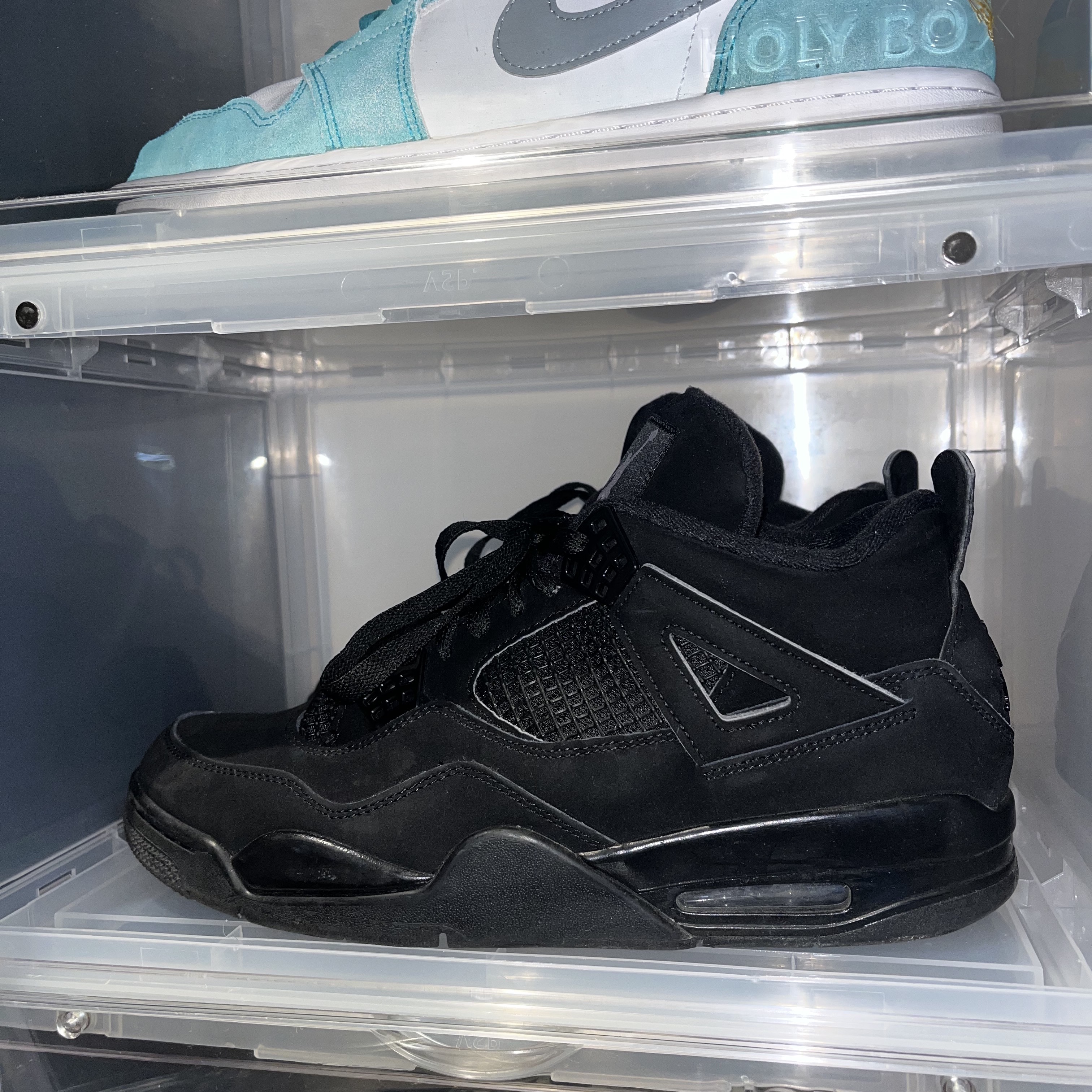 Jordan 4 Retro Black Cat 2020, Jordan 1 Low SE New Emerald 착용 스타일