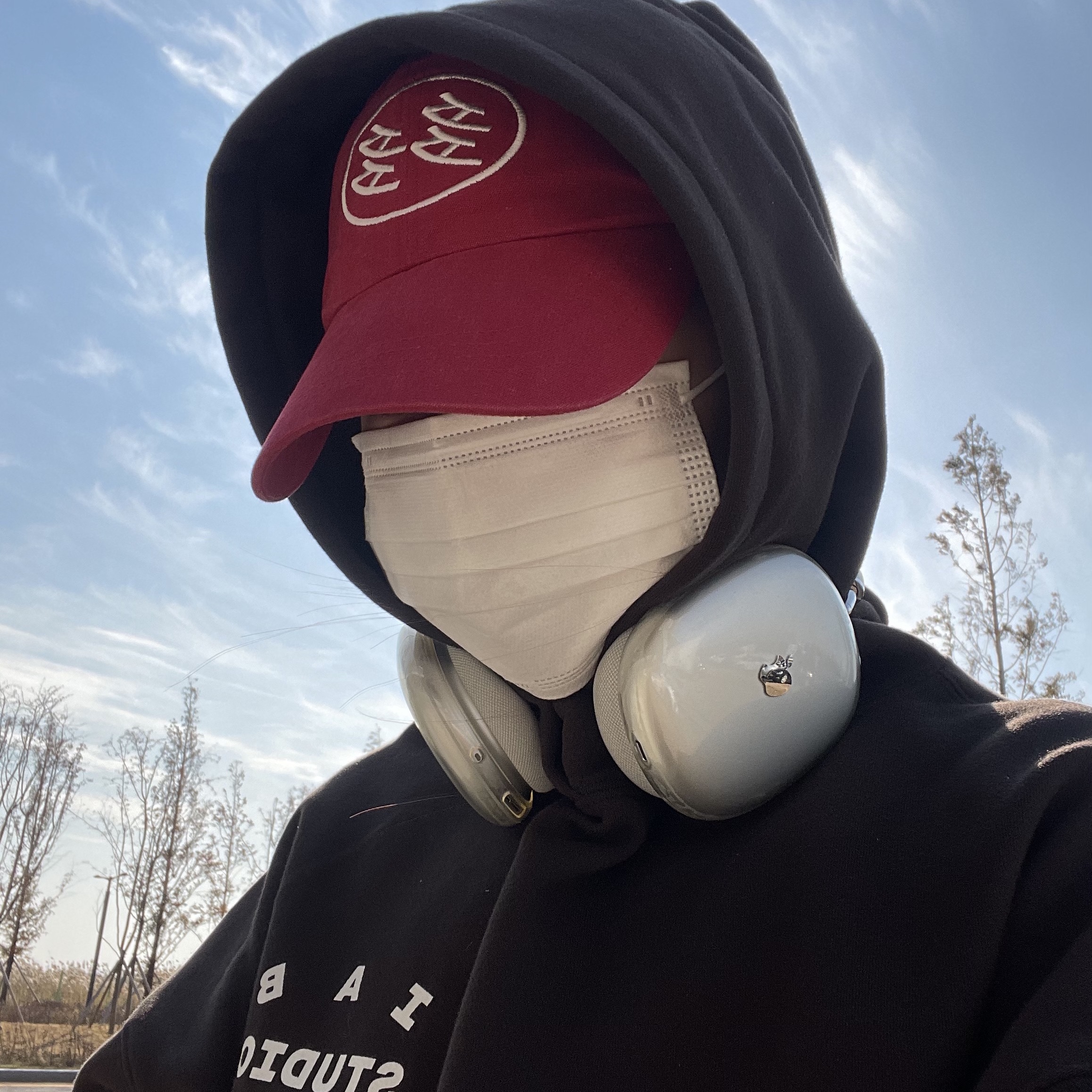 Dada Logo Cap Red - DSML Exclusive, IAB Studio Hoodie Brown 착용 스타일