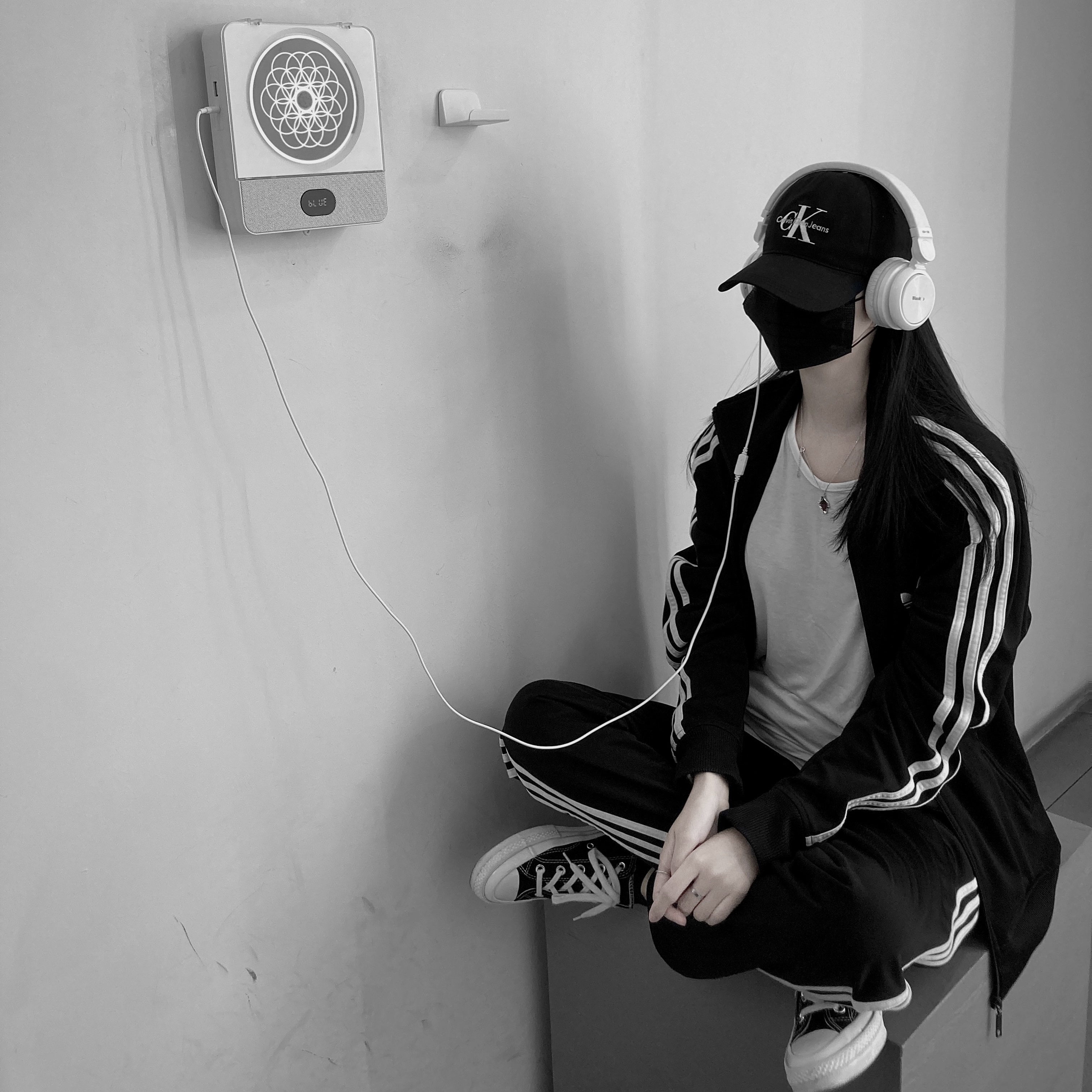 Converse x Play Comme des Garcons Chuck 70 Ox Black, Stussy Basic Stussy Zip Hoodie Black 2022 착용 스타일 - 1
