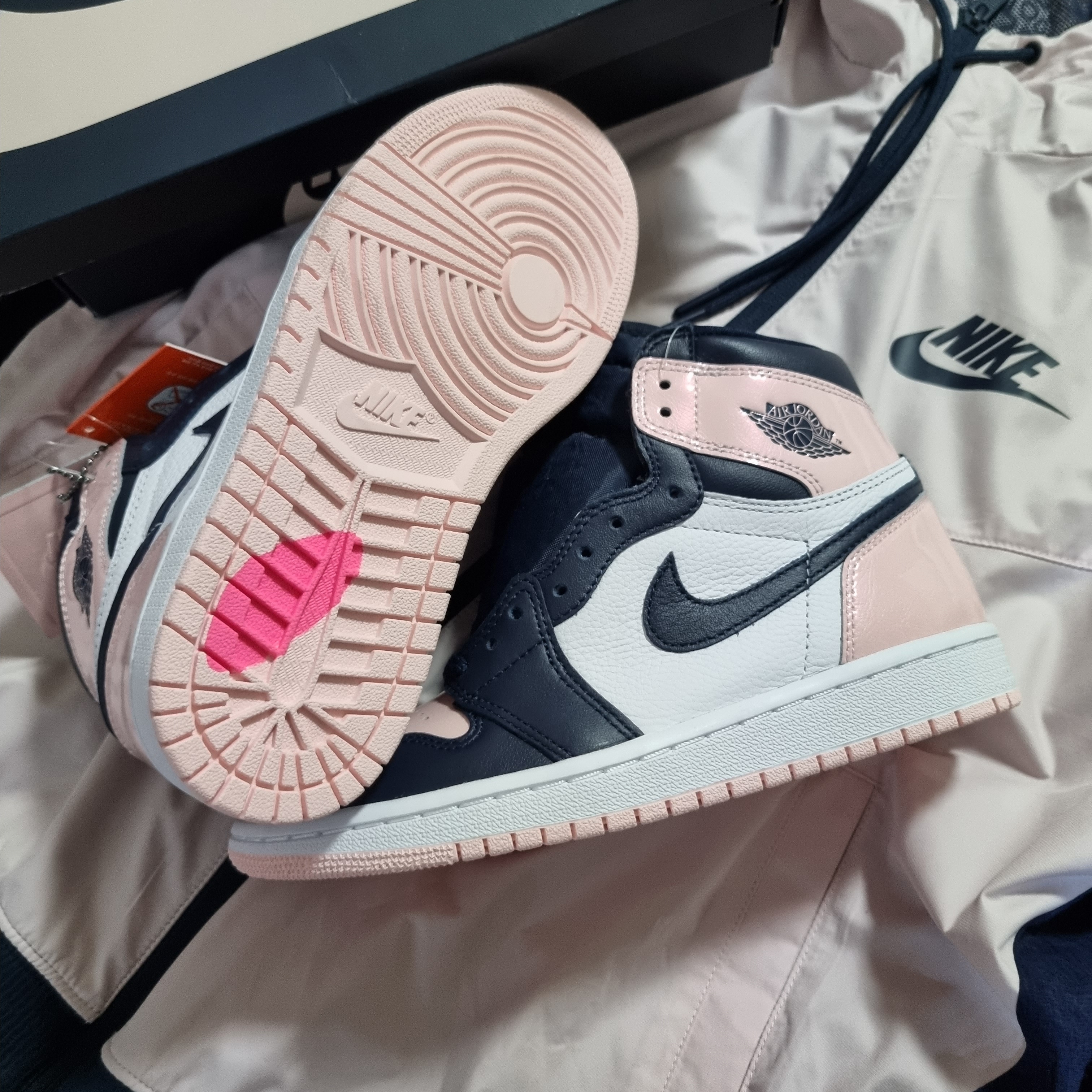 (W) Jordan 1 Retro High OG Atmosphere 착용 스타일