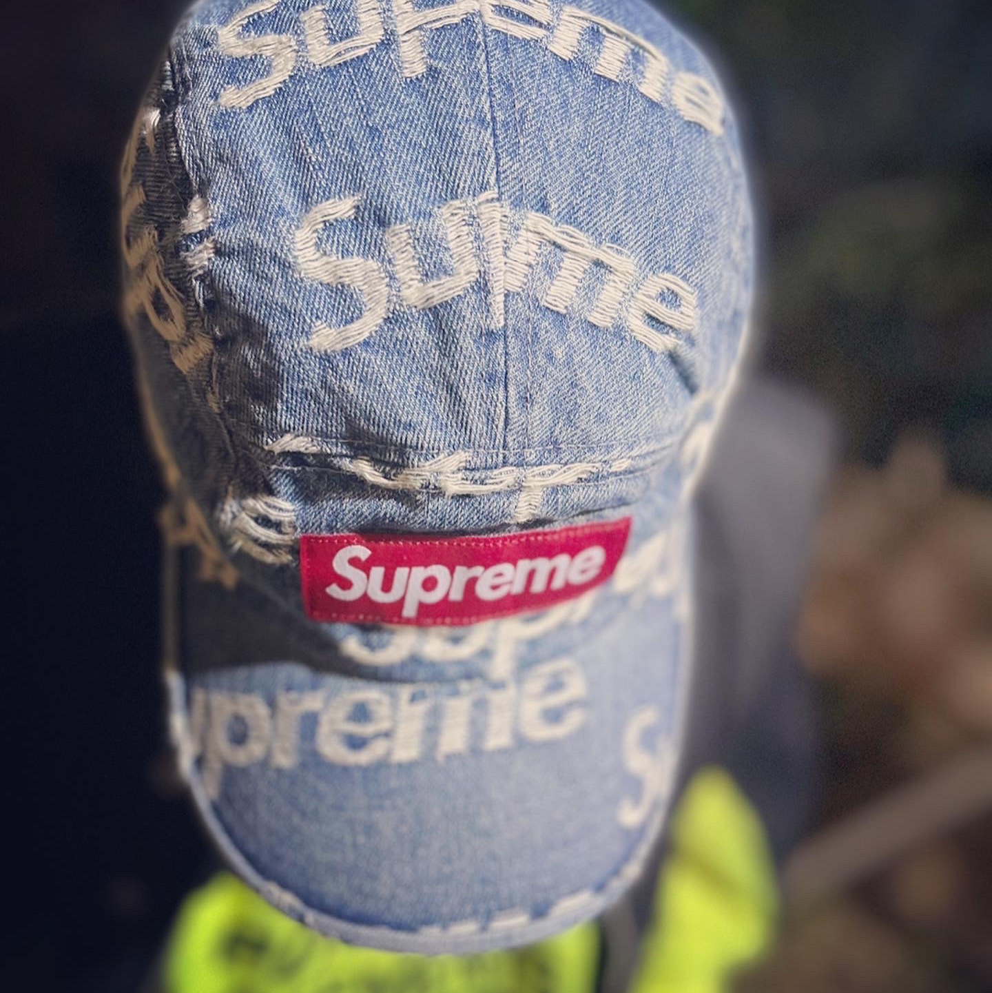 Supreme Frayed Logos Denim Camp Cap Blue - 21SS, Vans Vault x Imran Potato Knu-Skool VR3 LX Black White 착용 스타일 - 3