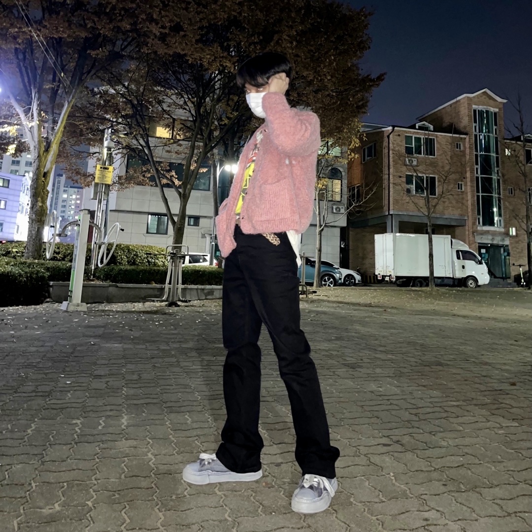 Maison Mihara Yasuhiro Peterson OG Sole Over Dyed Low-top Sneakers Black 착용 스타일 - 3