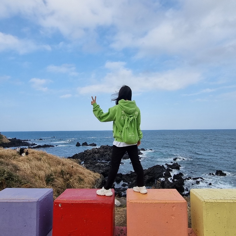 IAB Studio Pigment Hoodie & Sack Apple Green 착용 스타일 - 3