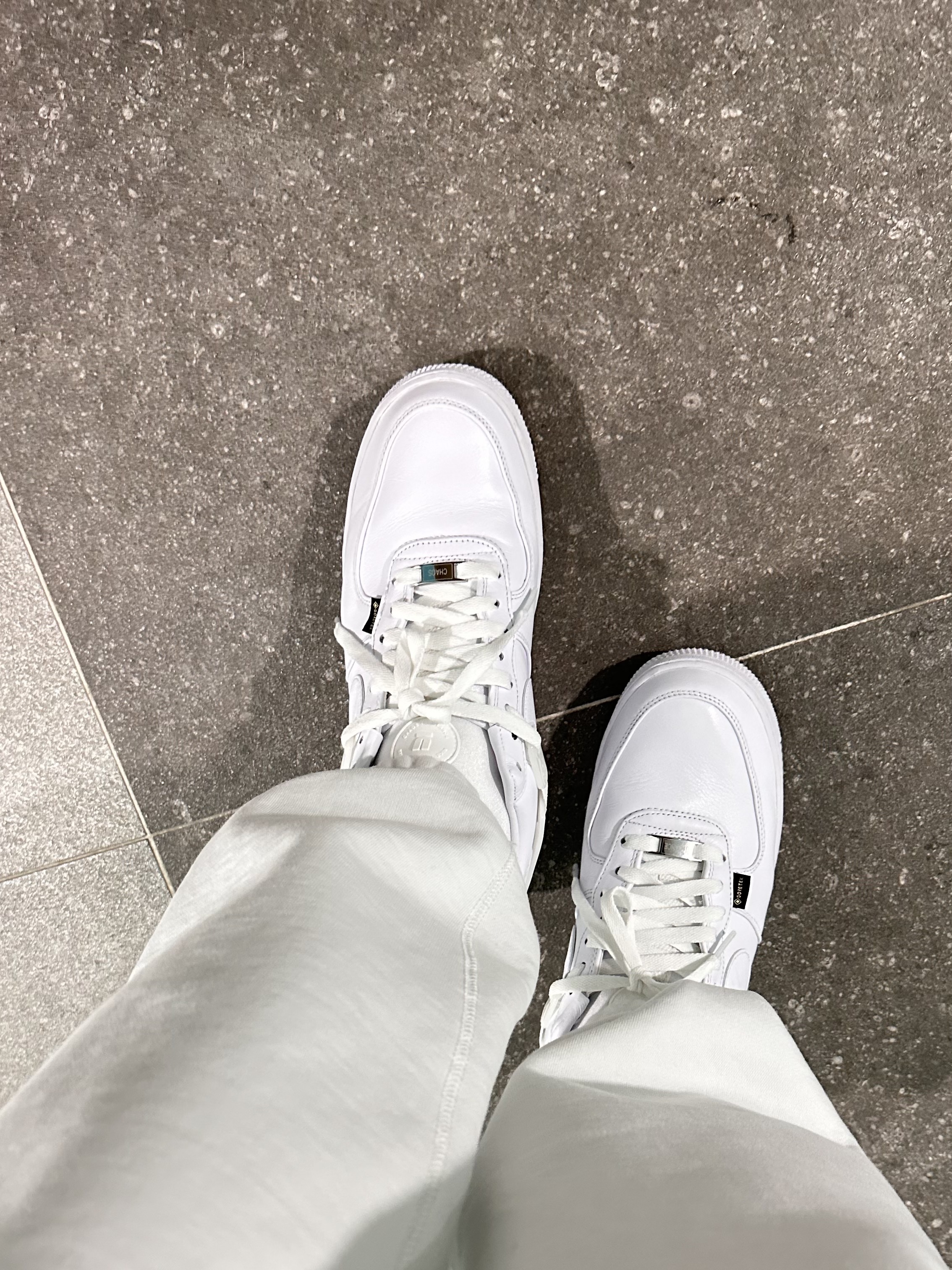 Nike x Undercover Air Force 1 Low SP White, Nike x Undercover Dunk High 1985 Black 착용 스타일 - 1