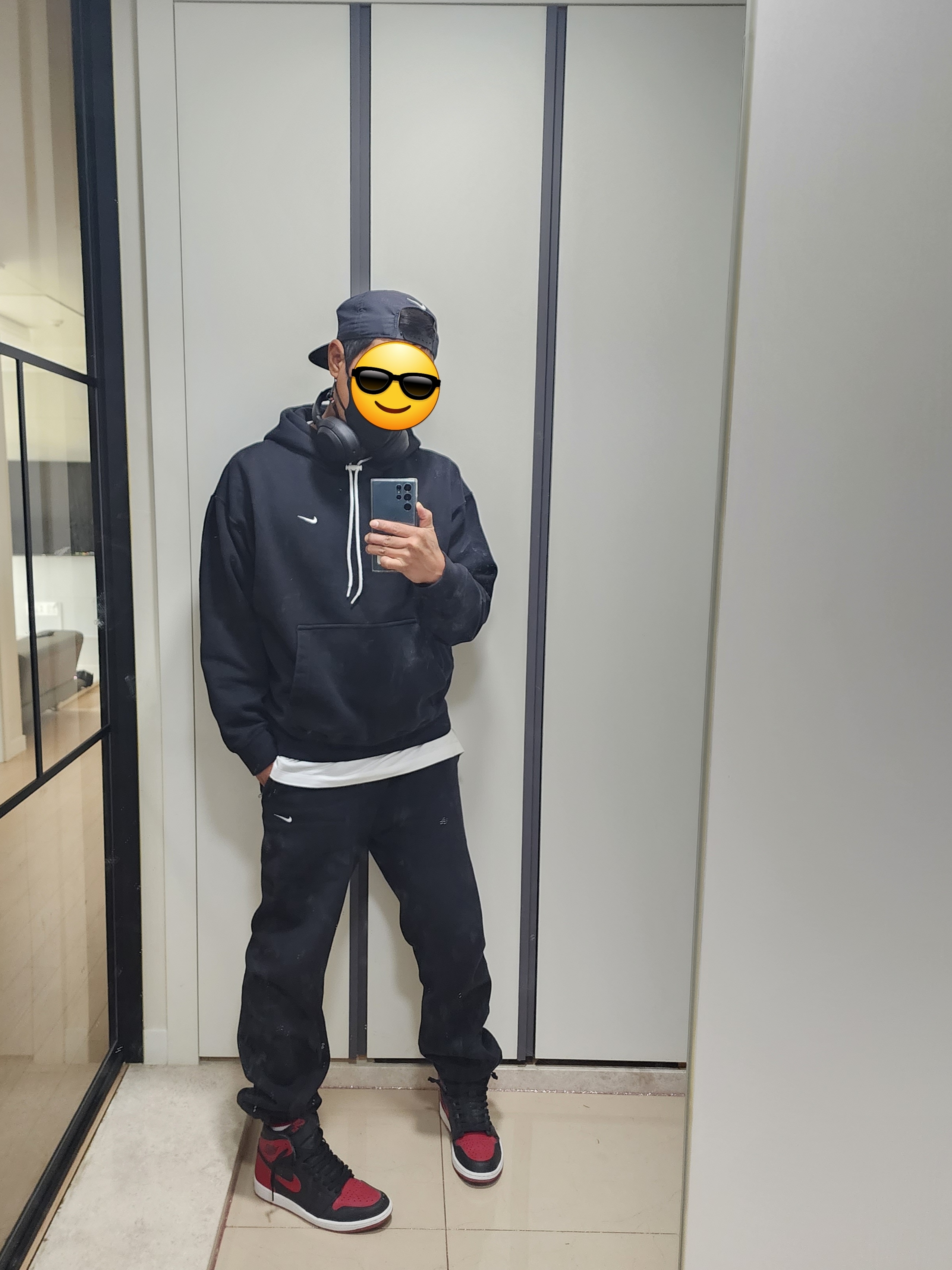 Sony WH-1000XM4 Black (Korean Ver.), Nike NRG Solo Swoosh Fleece Hoodie Black White - US/EU 착용 스타일 - 2