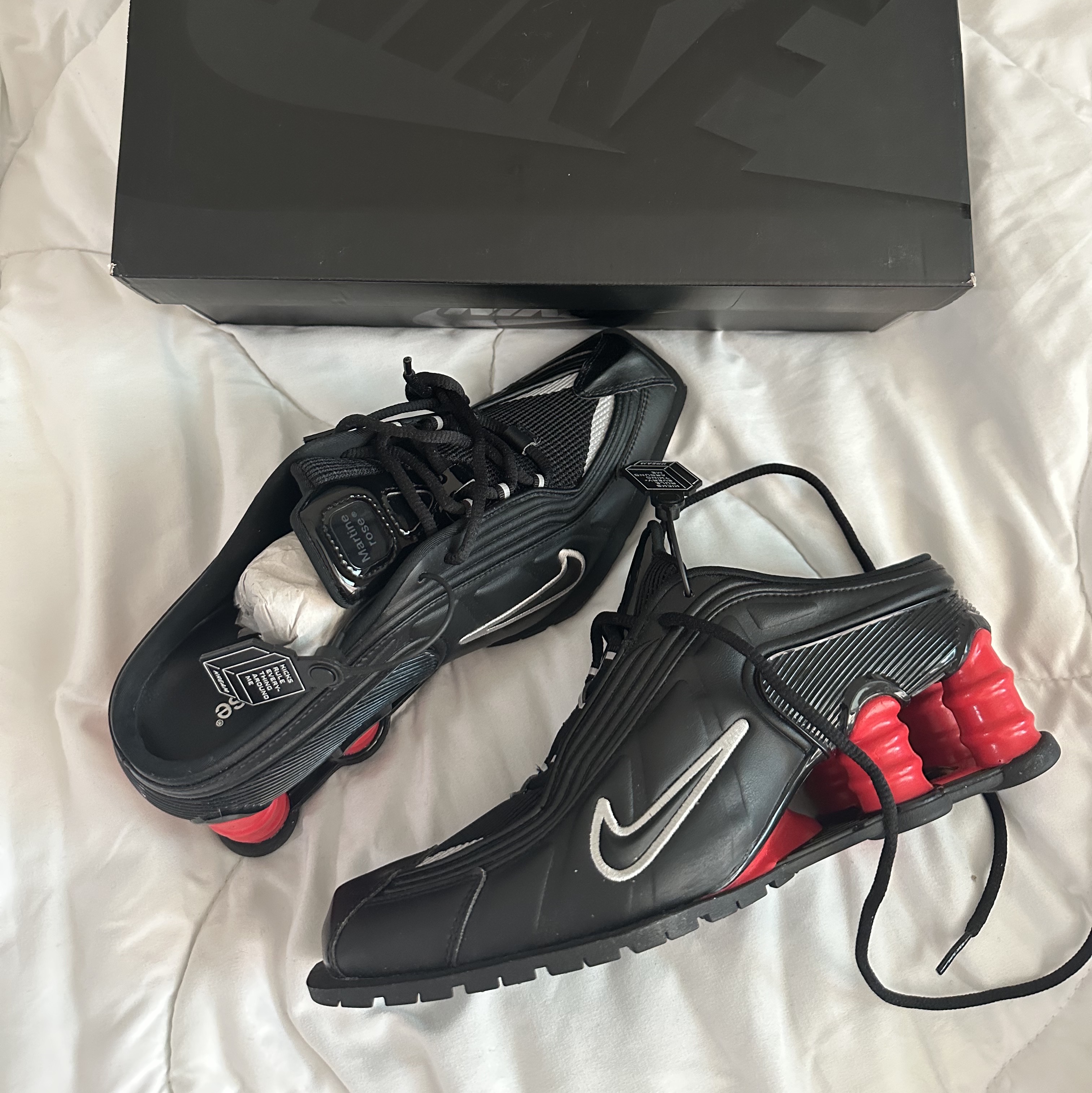 Nike x Martine Rose Shox MR4 Black 착용 스타일