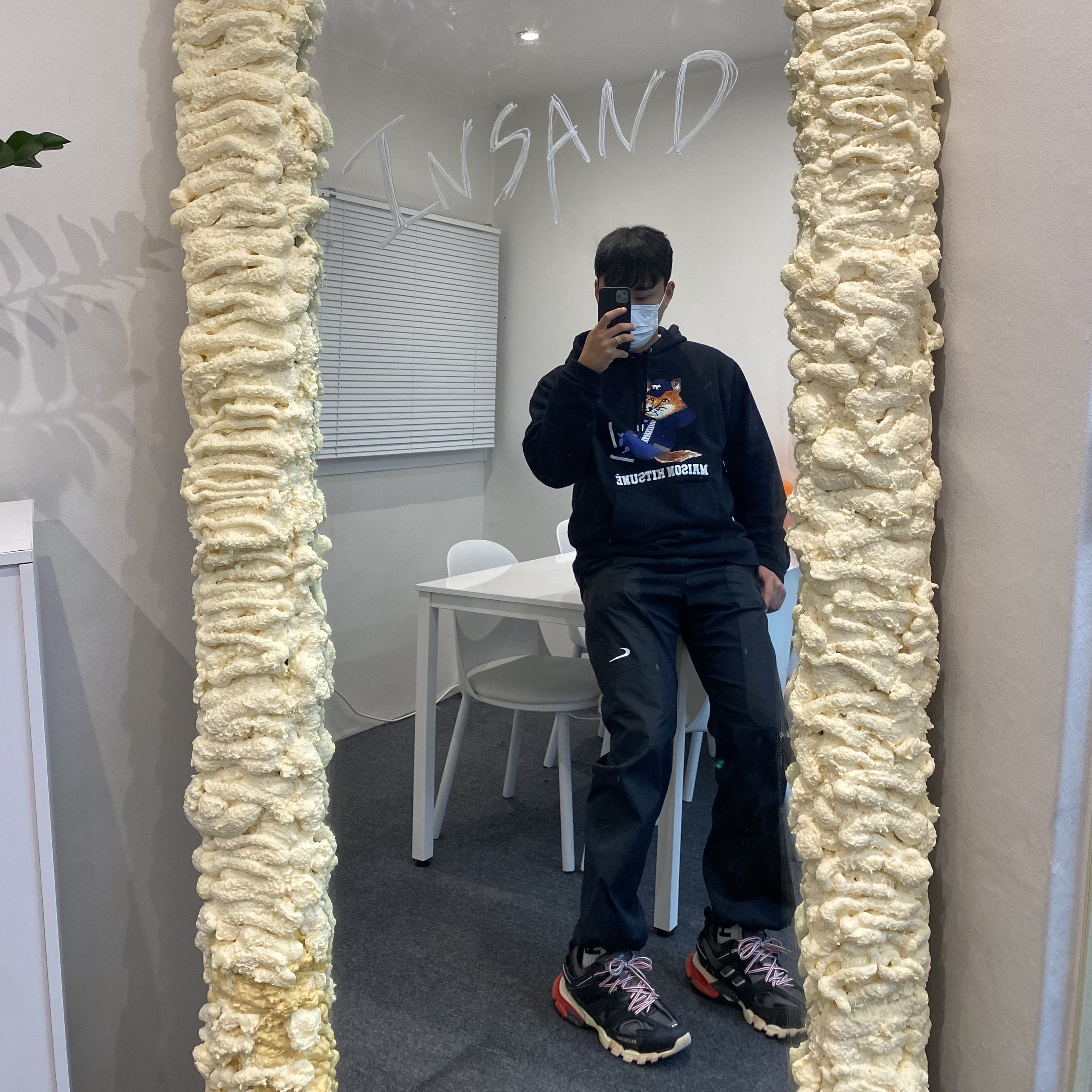 Balenciaga Track Sneakers Black Red 2019, Nike x Off-White NRG Pants Black 착용 스타일