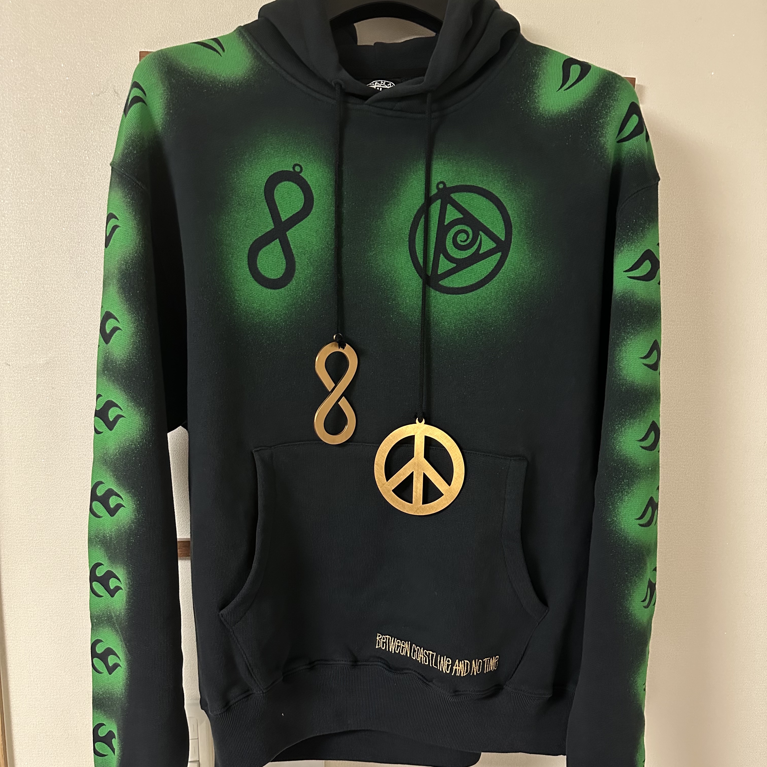 Stussy x Dries Van Noten Embroidered Hoodie Black 착용 스타일 - 1