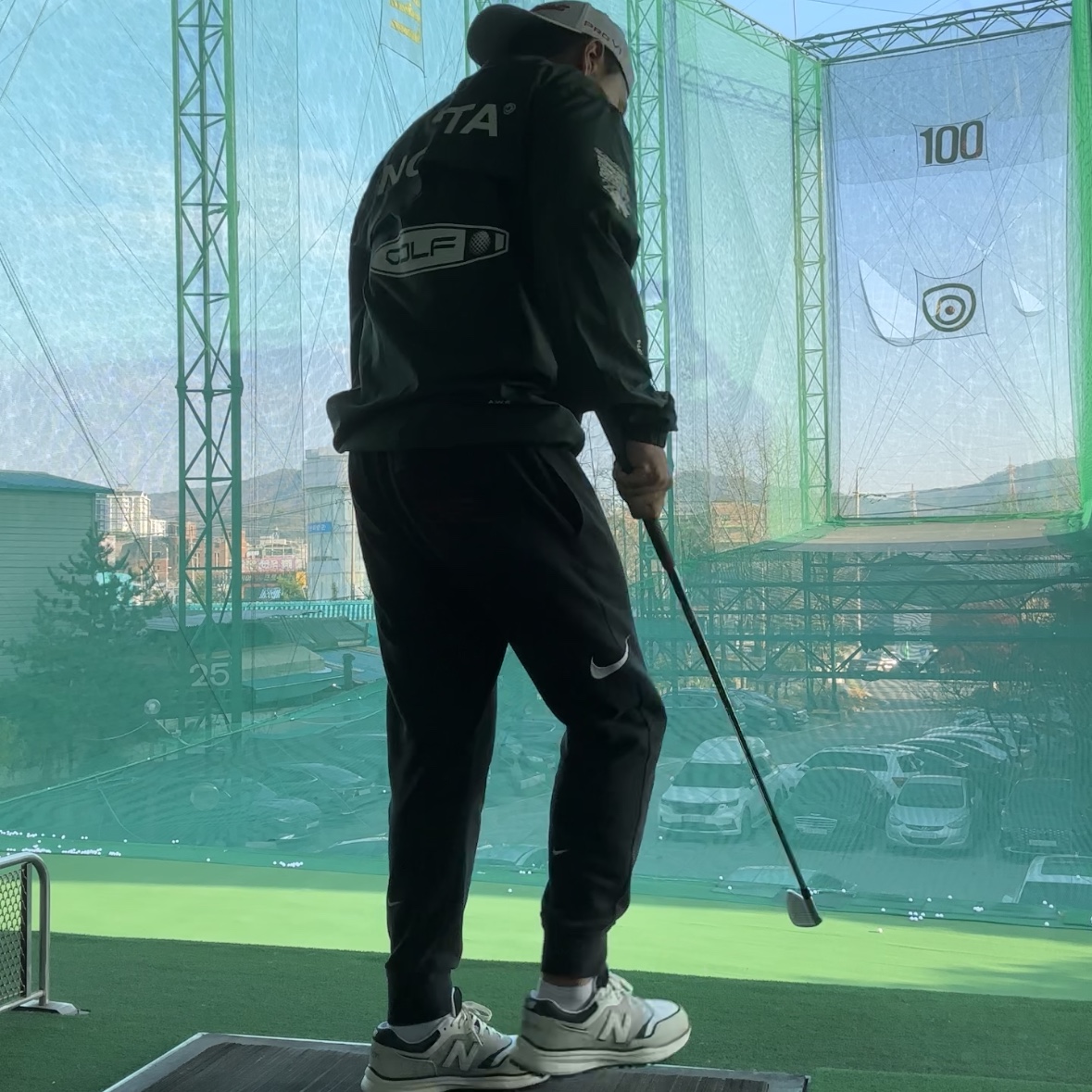New Balance x Malbon 997 Golf Grey Green, Nike x Drake Nocta Golf Crewneck Top Green - Asia 착용 스타일 - 1
