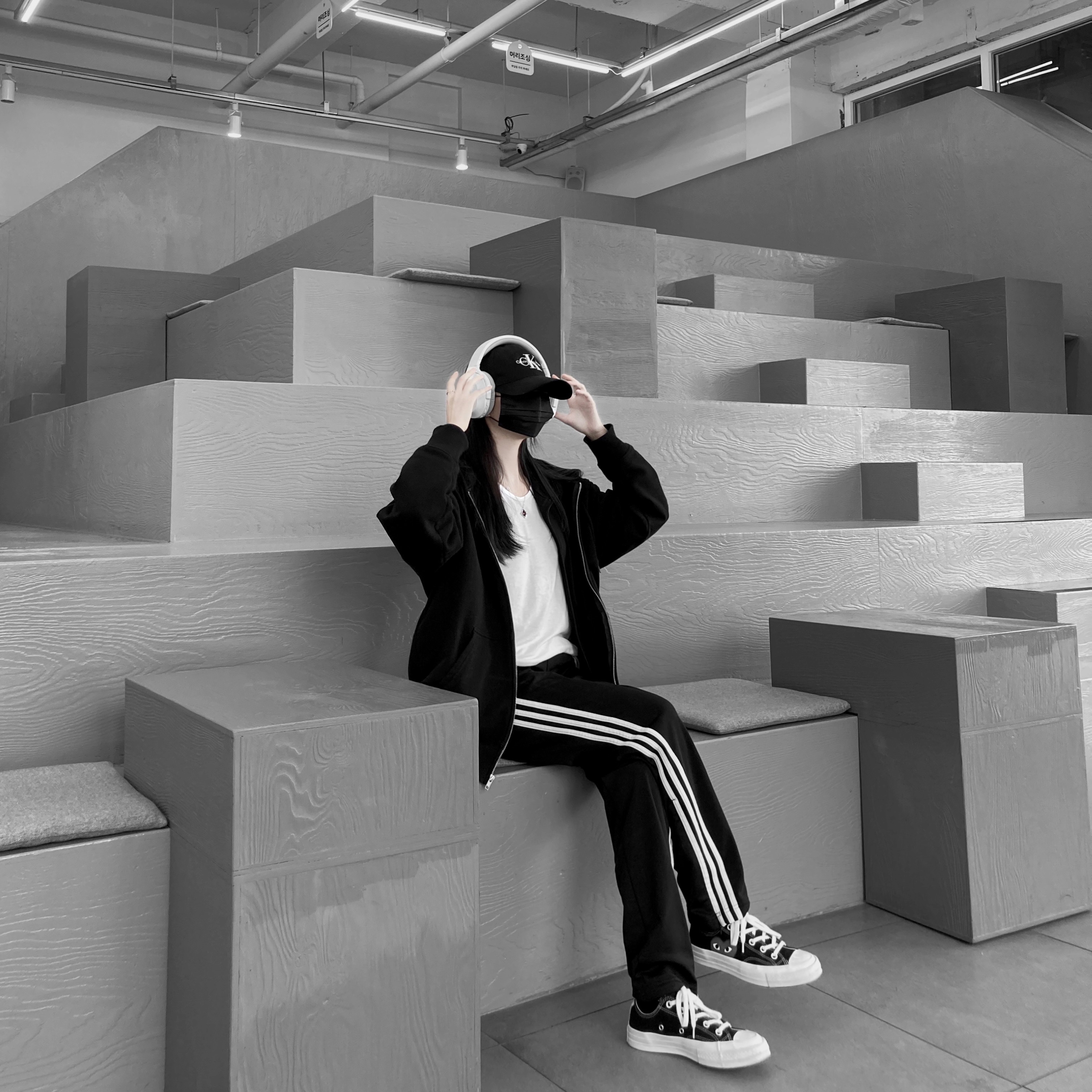 Converse x Play Comme des Garcons Chuck 70 Ox Black, Stussy Basic Stussy Zip Hoodie Black 2022 착용 스타일 - 2