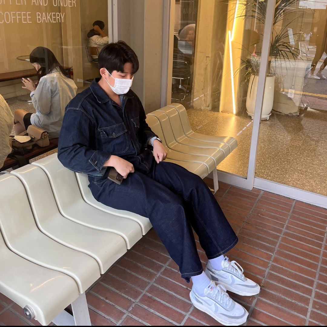 Nike x Sacai LDWaffle Summit White 착용 스타일 - 1