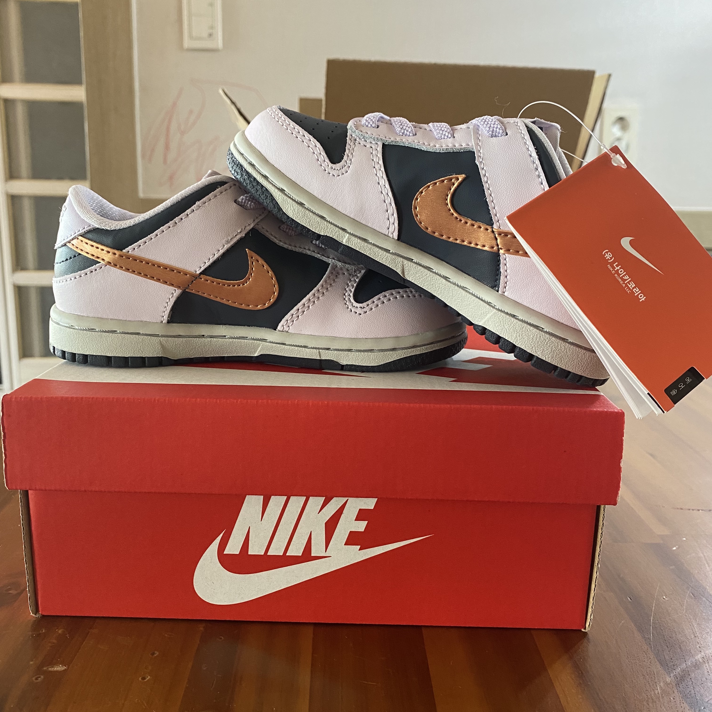 (TD) Nike Dunk Low SE Metallic Copper 착용 스타일 - 3