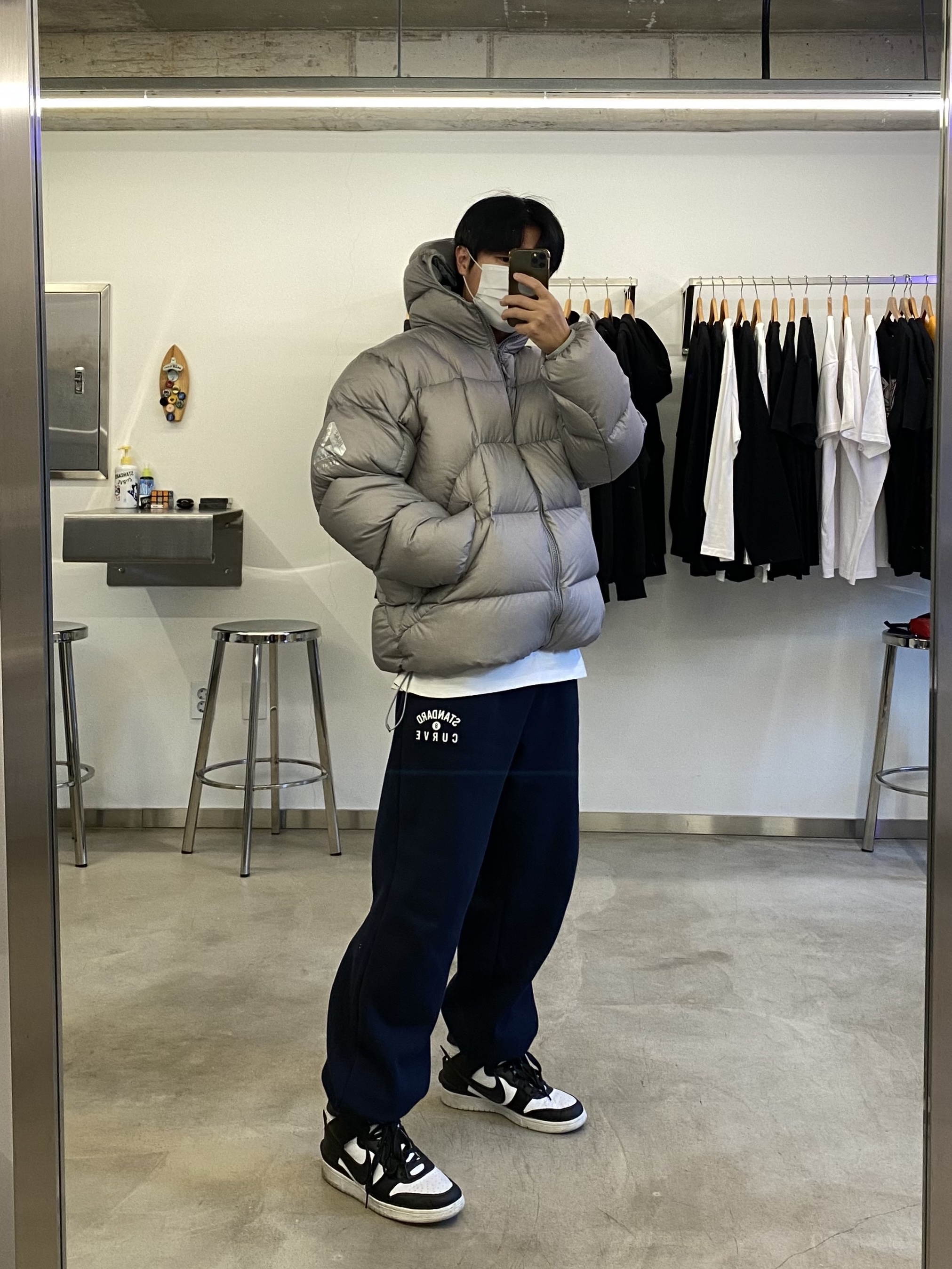 Palace Pertex Frost Balaclava Puffa Grey - 22FW, Nike x Ambush Dunk High Black 착용 스타일 - 4