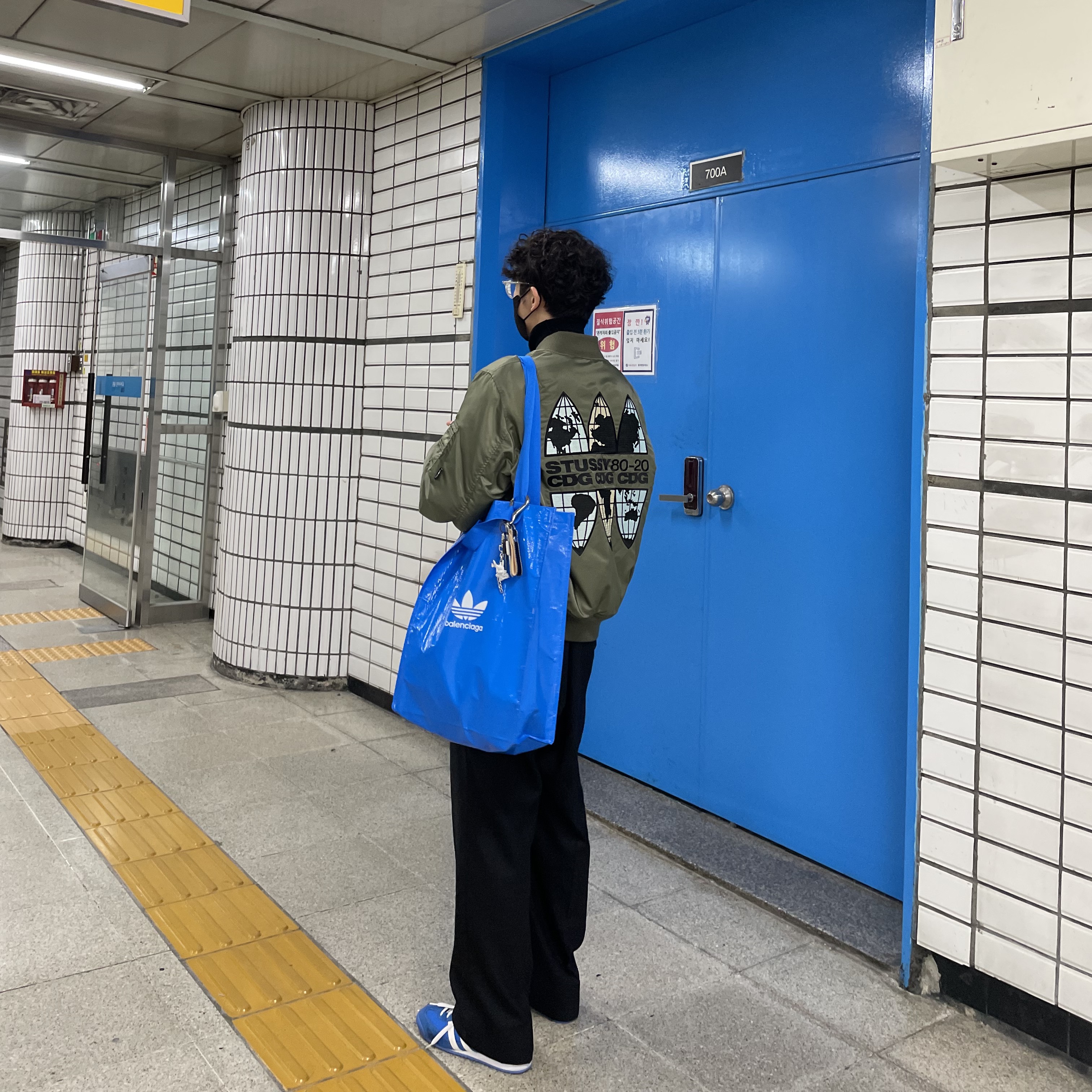 Stussy x CDG MA-1 Jacket Olive 착용 스타일 - 2