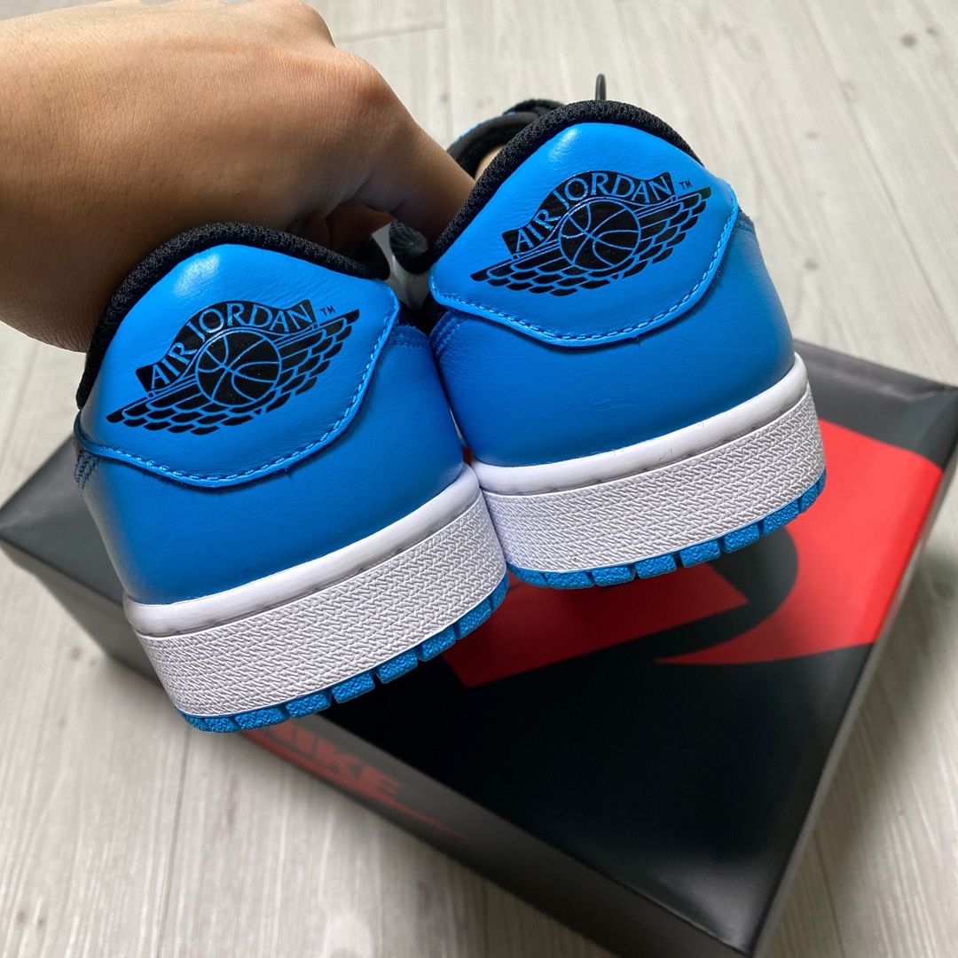 Jordan 1 Retro Low OG Black and Dark Powder Blue, Nike Air Force 1 '07 Low White 착용 스타일 - 2