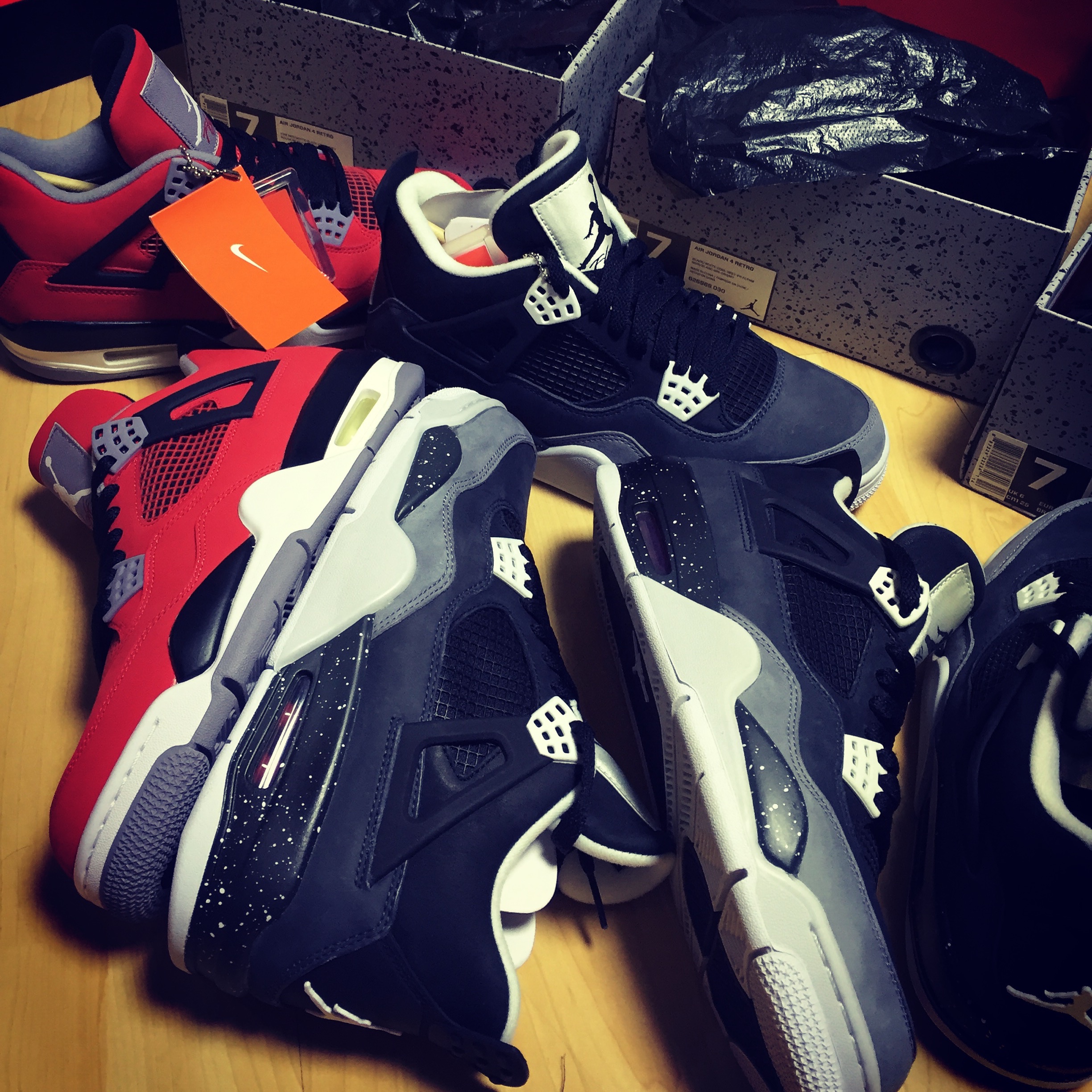 Jordan 4 Retro Fear Pack, Jordan 4 Retro Toro Bravo 착용 스타일 - 2