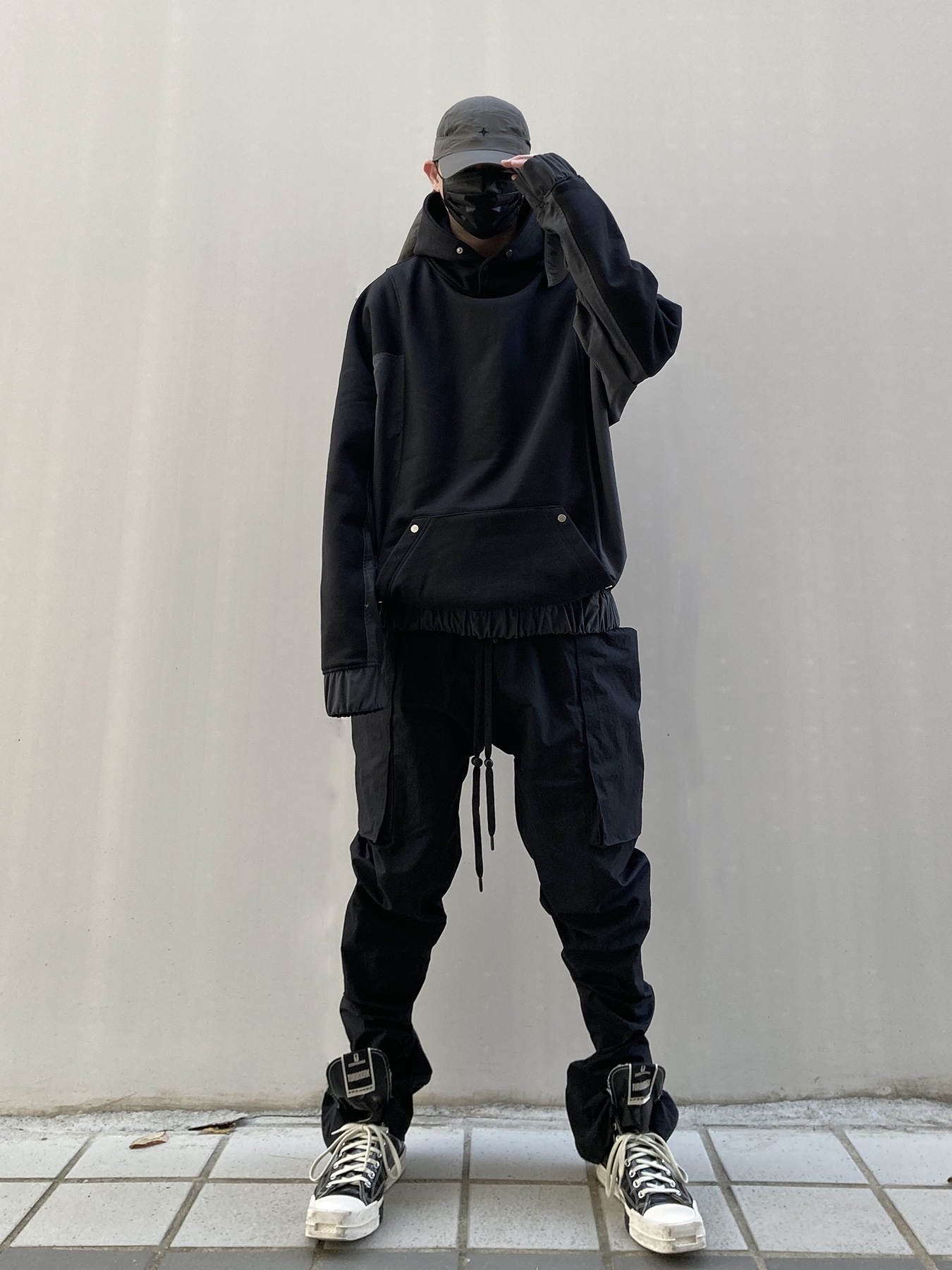 Converse x Drkshdw Turbodrk Chuck 70 Hi Black Lacquered Denim 착용 스타일 - 1