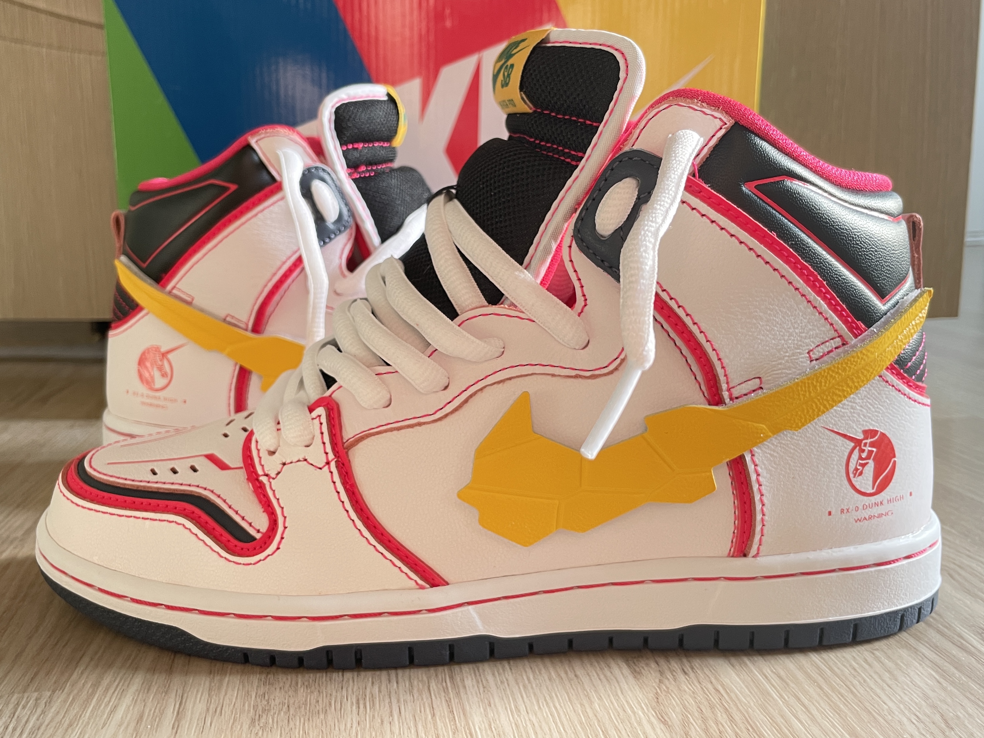 Nike x Gundam SB Dunk High Pro QS Unicorn RX-0 착용 스타일 - 2
